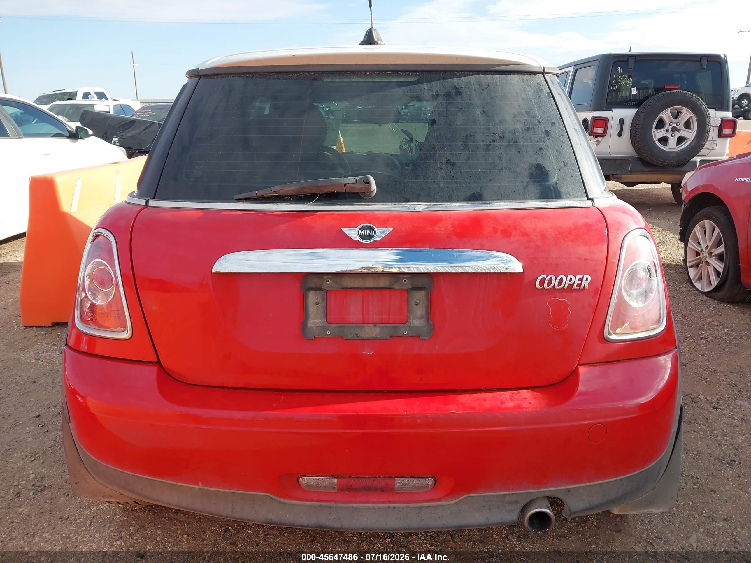2012 Mini Cooper   Red vin: WMWSU3C5XCT263635