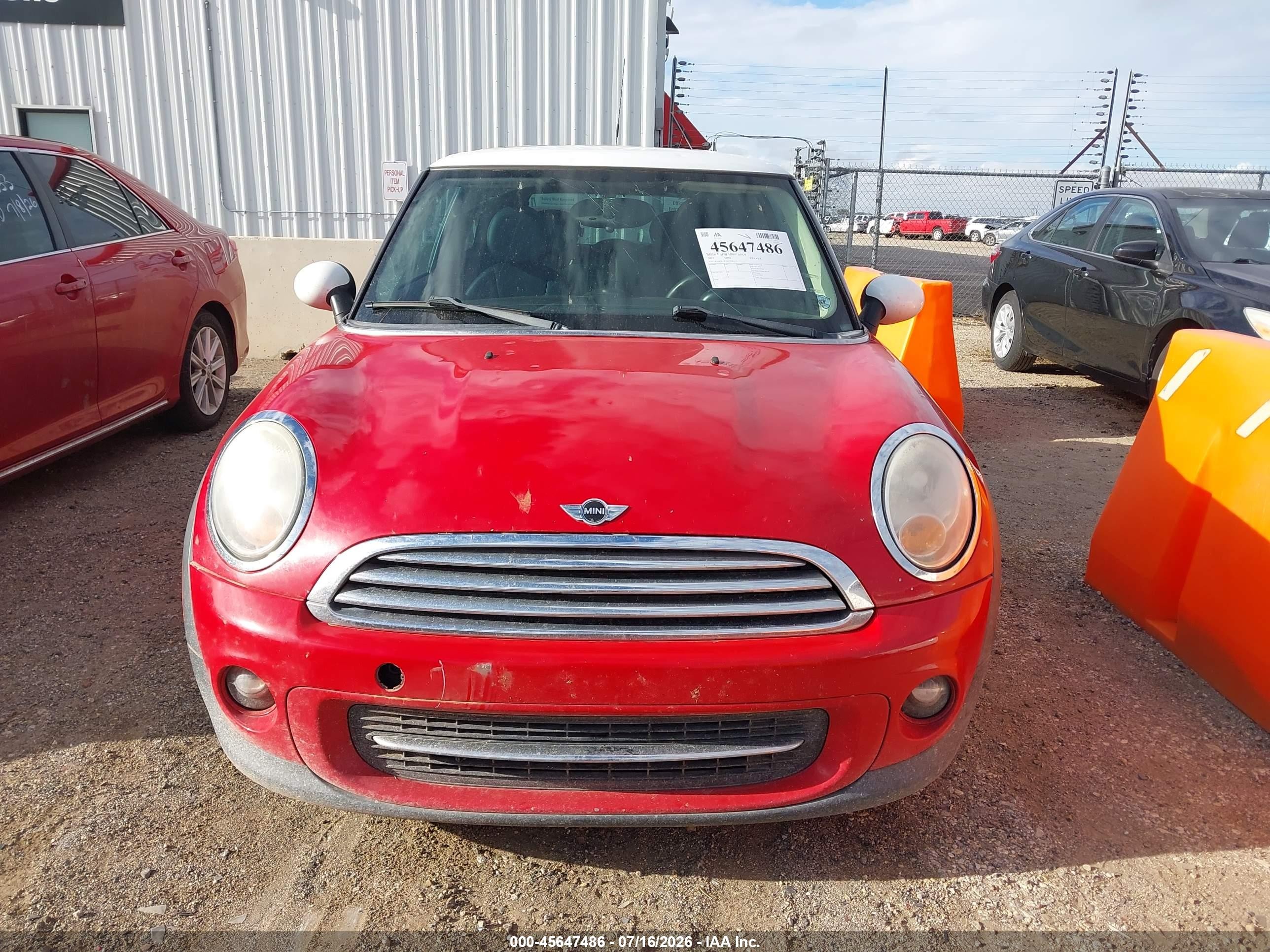 2012 Mini Cooper   Red vin: WMWSU3C5XCT263635