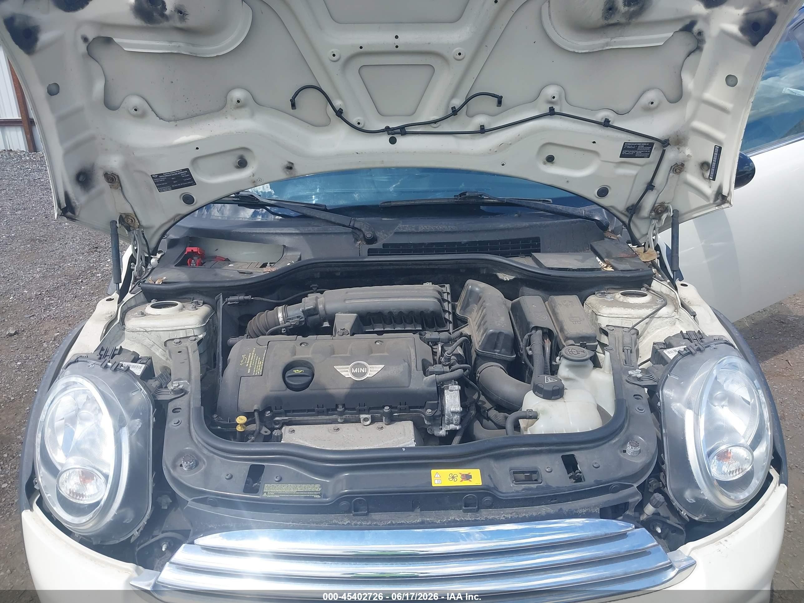 2012 Mini Cooper White vin: WMWSU3C5XCT263781