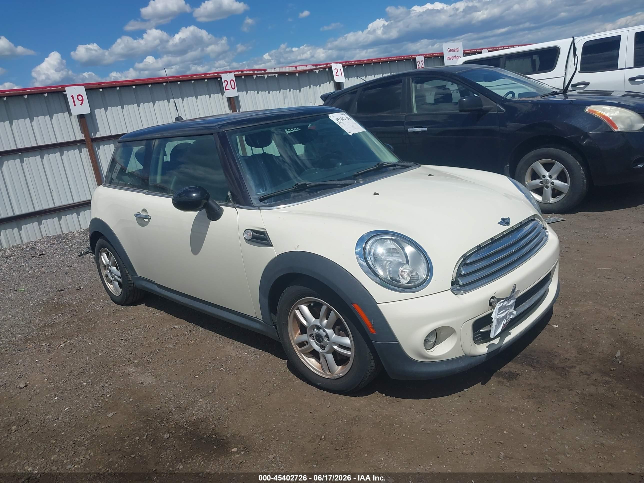 2012 Mini Cooper White vin: WMWSU3C5XCT263781