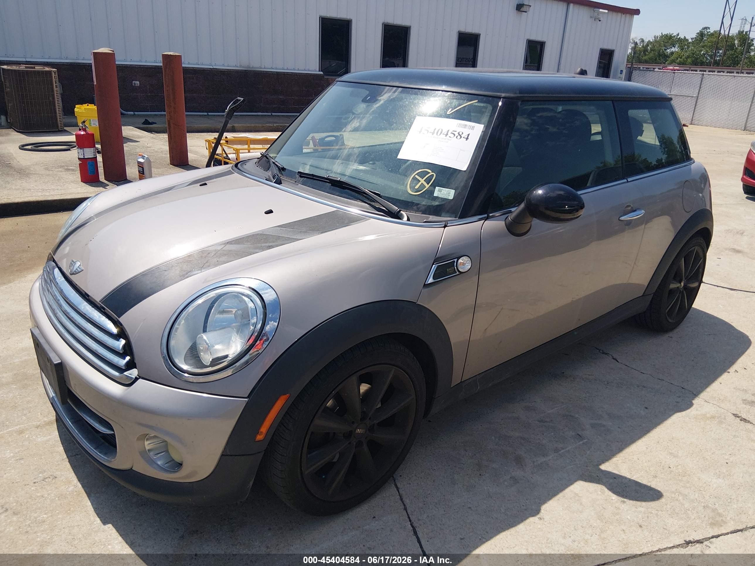 2013 Mini Hardtop Cooper Gray vin: WMWSU3C5XDT373389