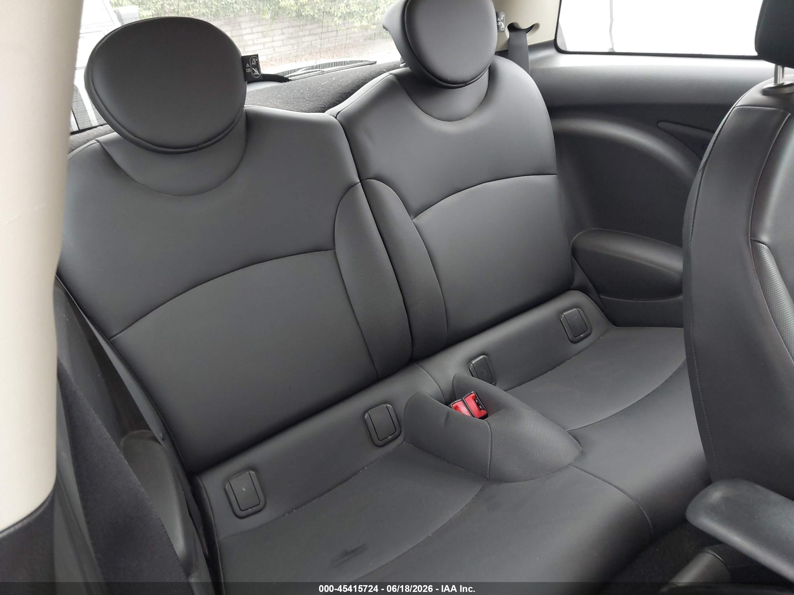2013 Mini Hardtop Cooper Beige vin: WMWSU3C5XDT681145