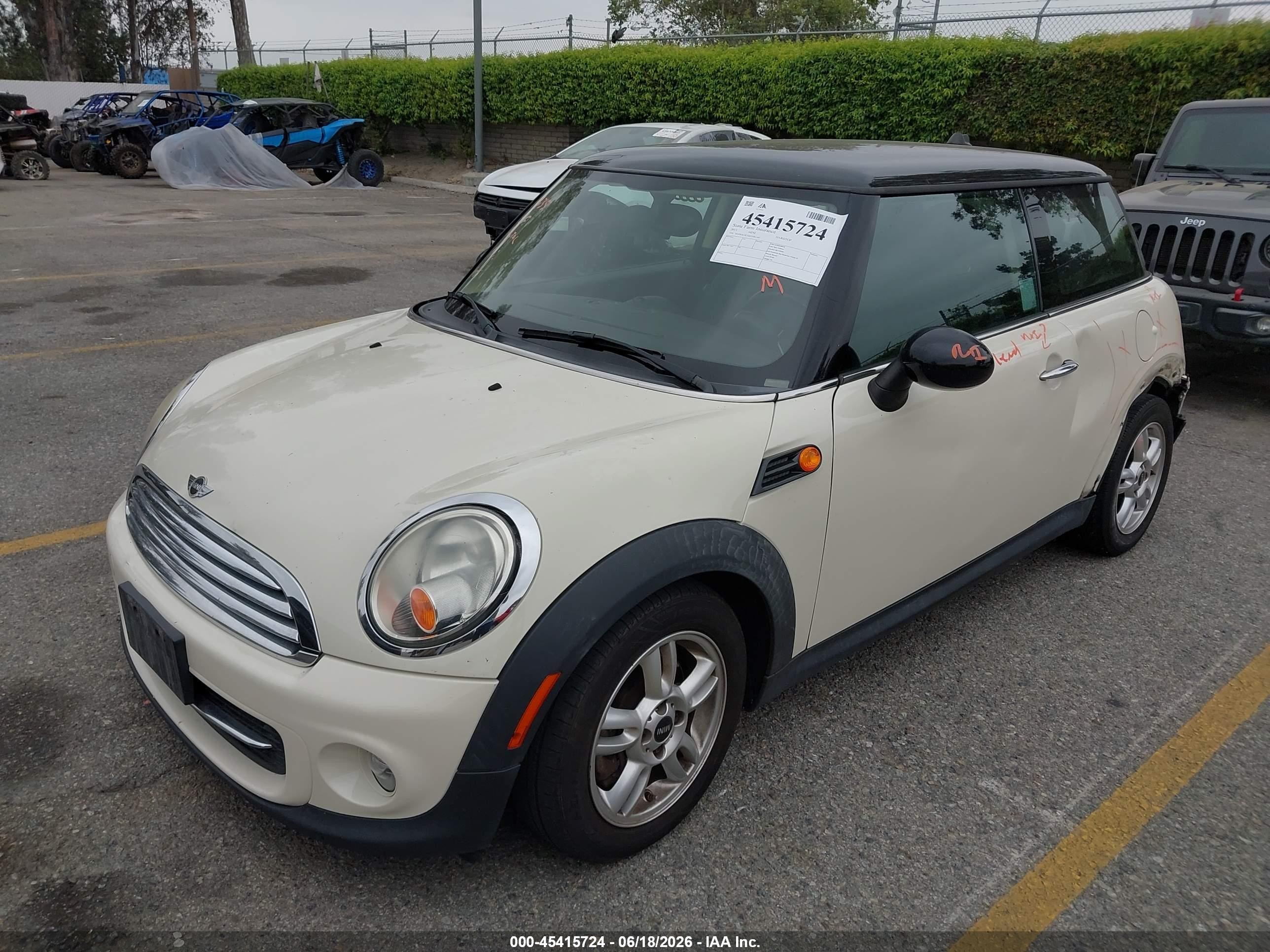 2013 Mini Hardtop Cooper Beige vin: WMWSU3C5XDT681145