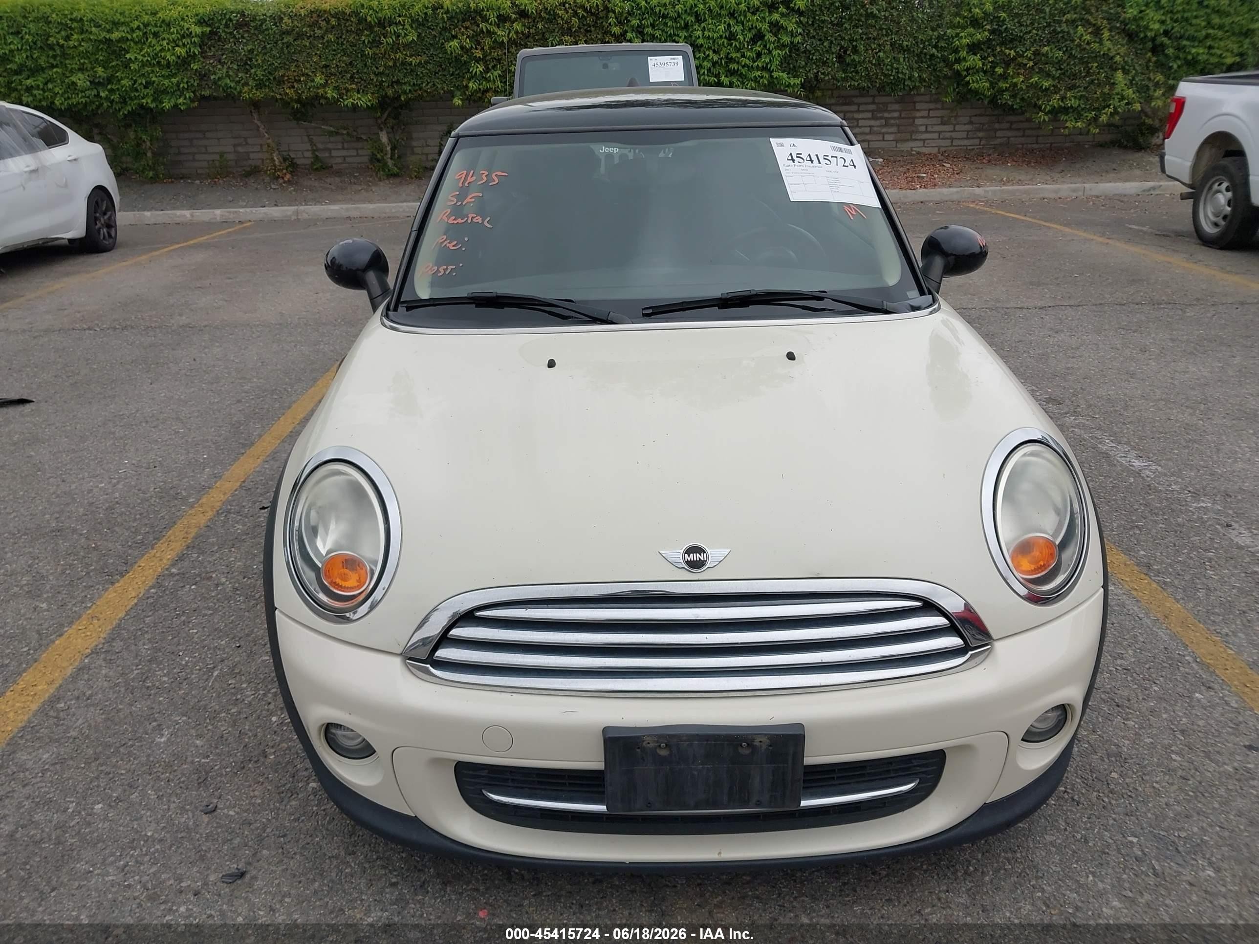 2013 Mini Hardtop Cooper Beige vin: WMWSU3C5XDT681145