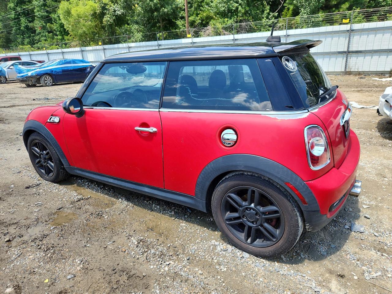 2011 Mini Cooper S Red vin: WMWSV3C50BTY25229