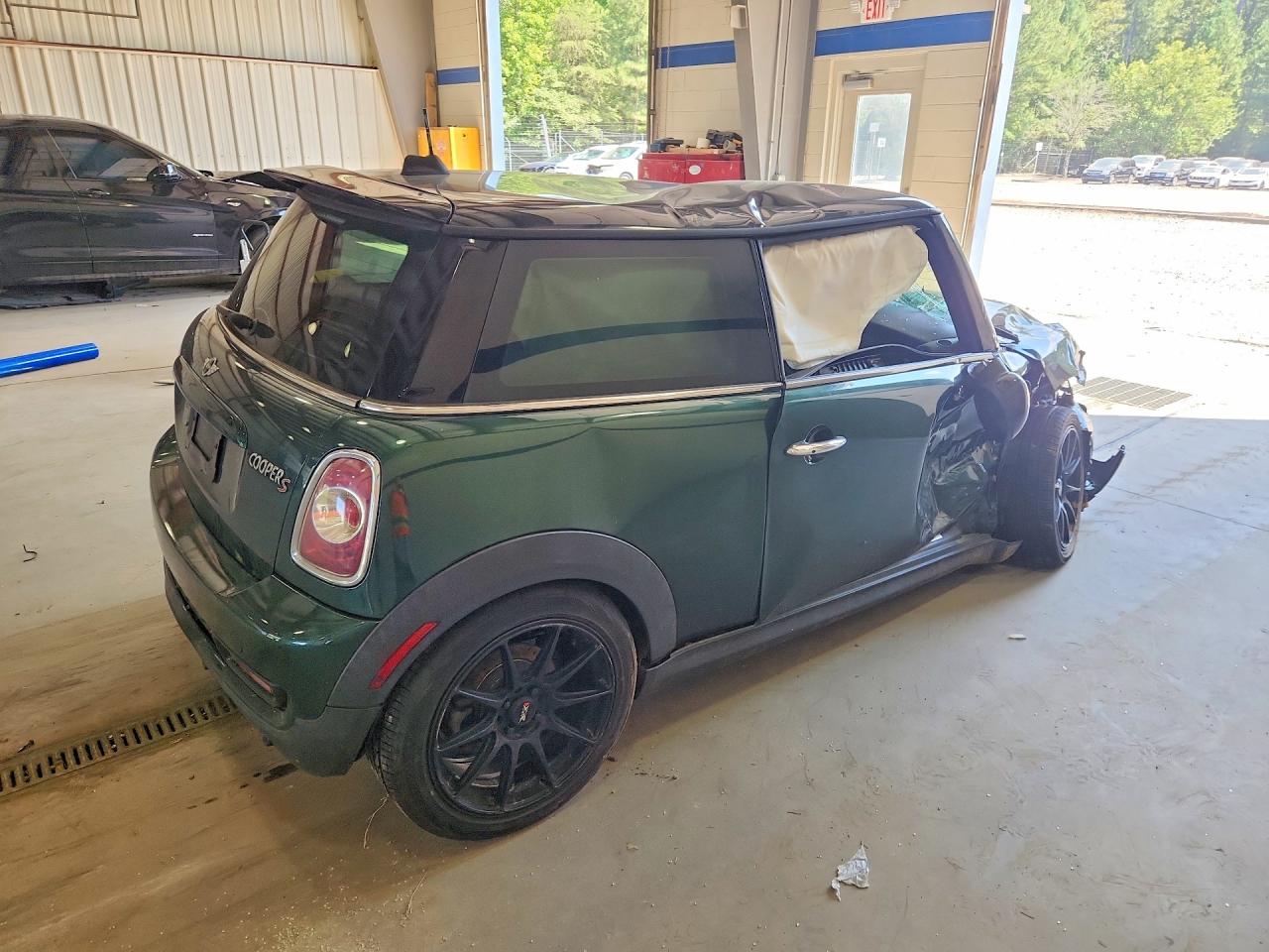2012 Mini Cooper S Green vin: WMWSV3C50CTY28990