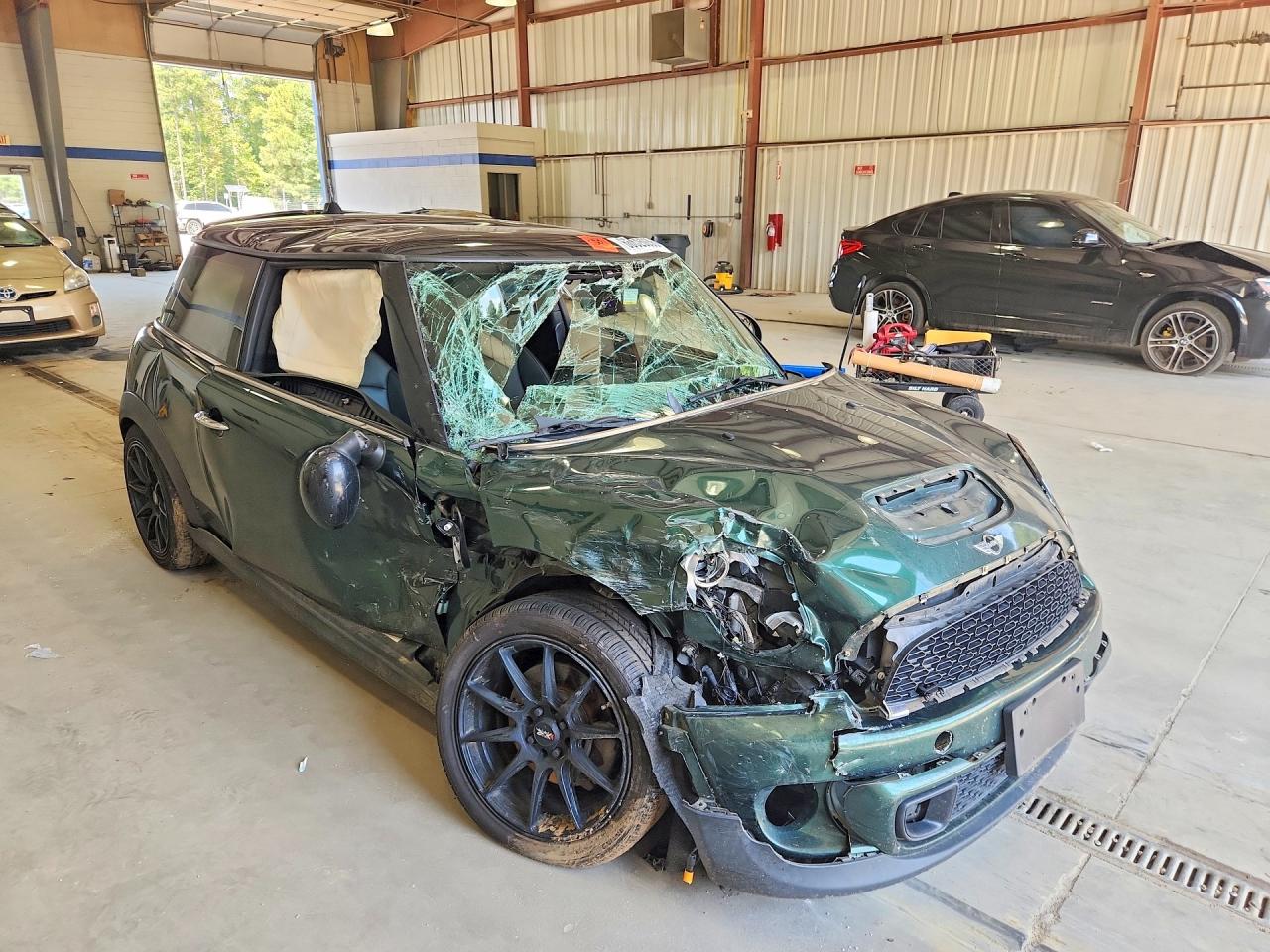 2012 Mini Cooper S Green vin: WMWSV3C50CTY28990
