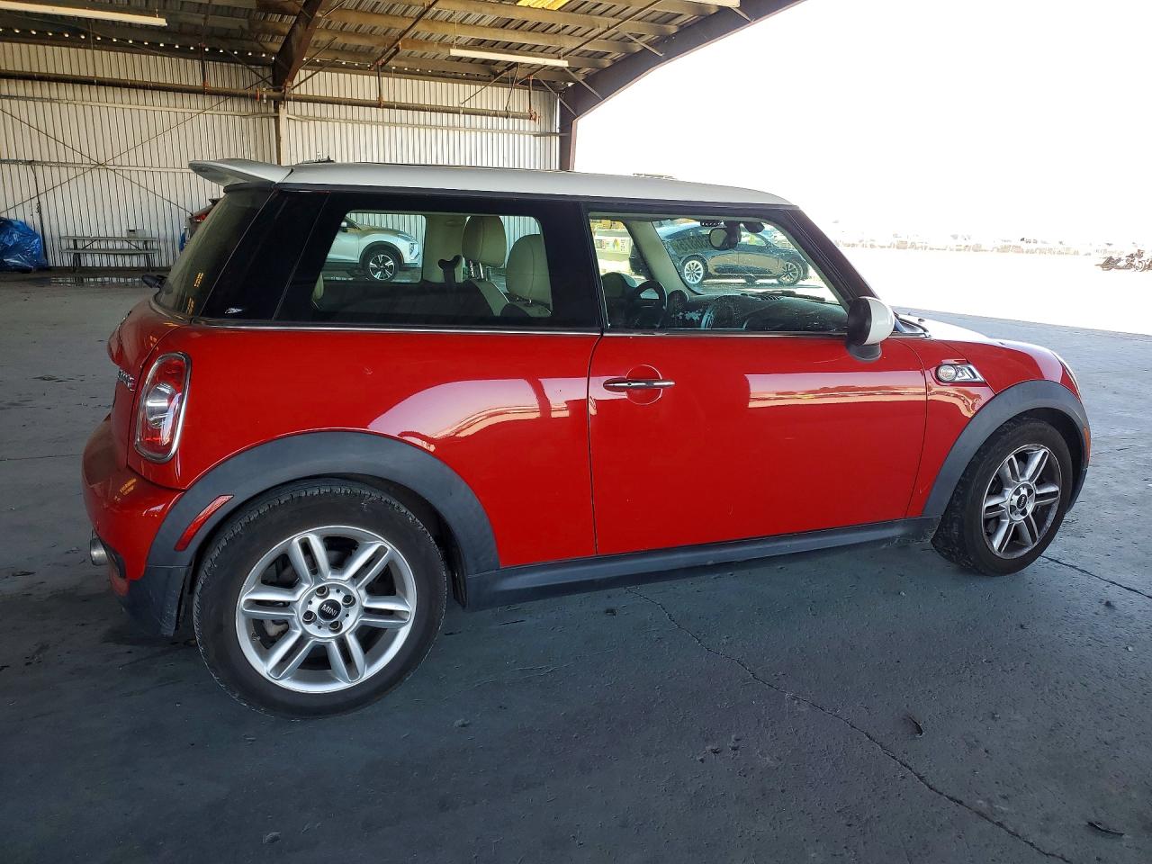 2013 Mini Cooper S Красный vin: WMWSV3C50DT396922