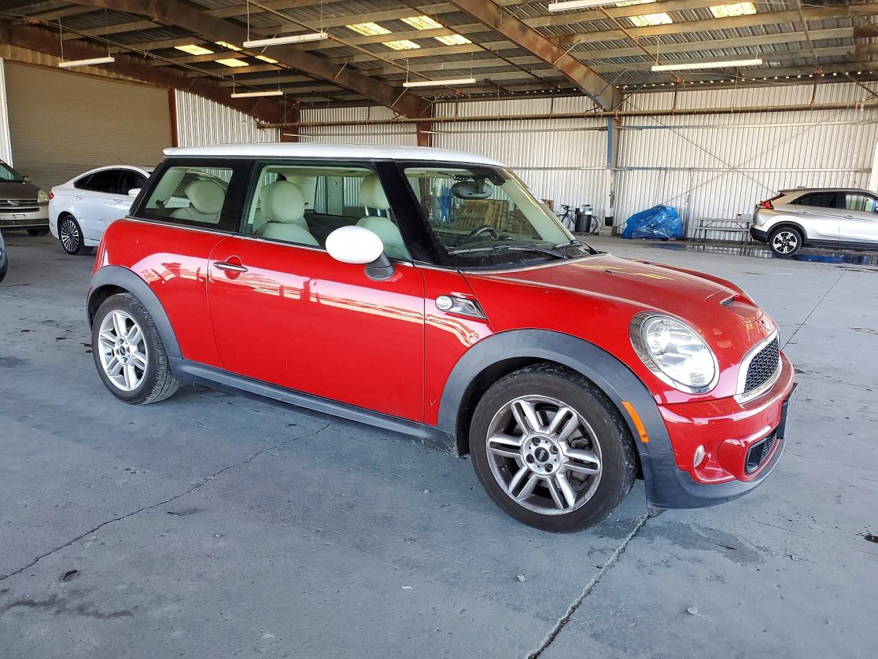 2013 Mini Cooper S Красный vin: WMWSV3C50DT396922