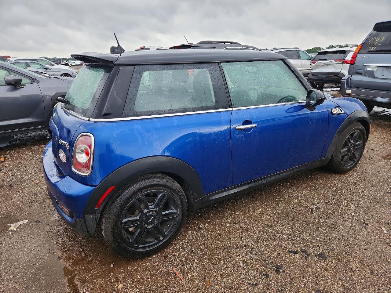 2012 Mini Cooper S Blue vin: WMWSV3C51CT387936