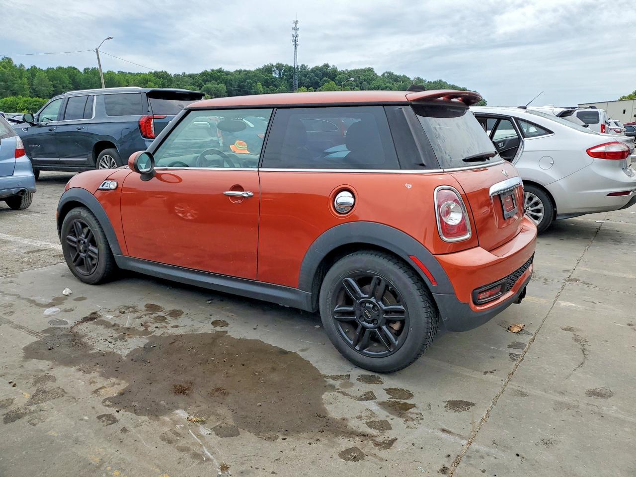 2012 Mini Cooper S Orange vin: WMWSV3C51CTY18047