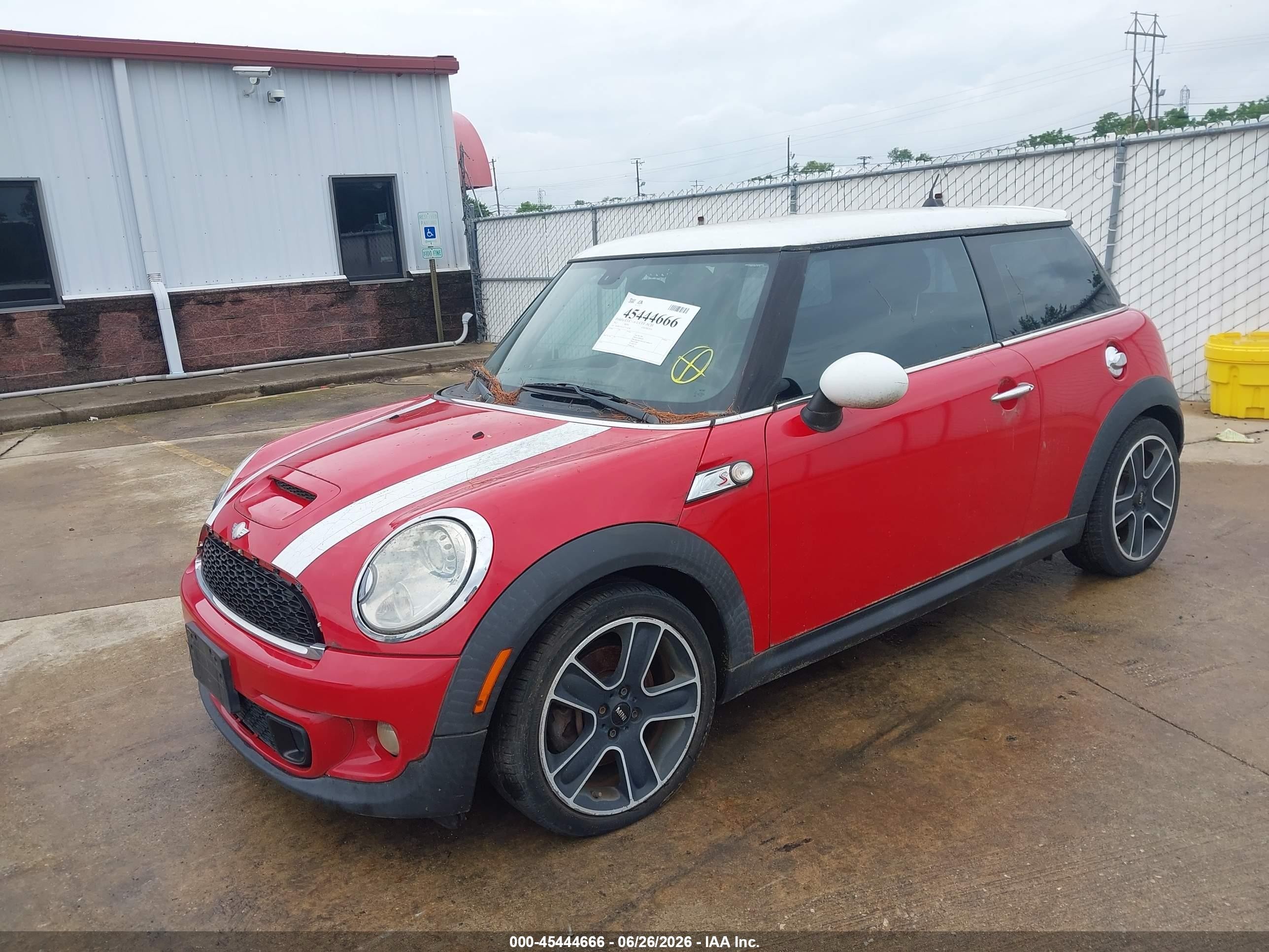 2012 Mini Cooper S   Red vin: WMWSV3C51CTY19148