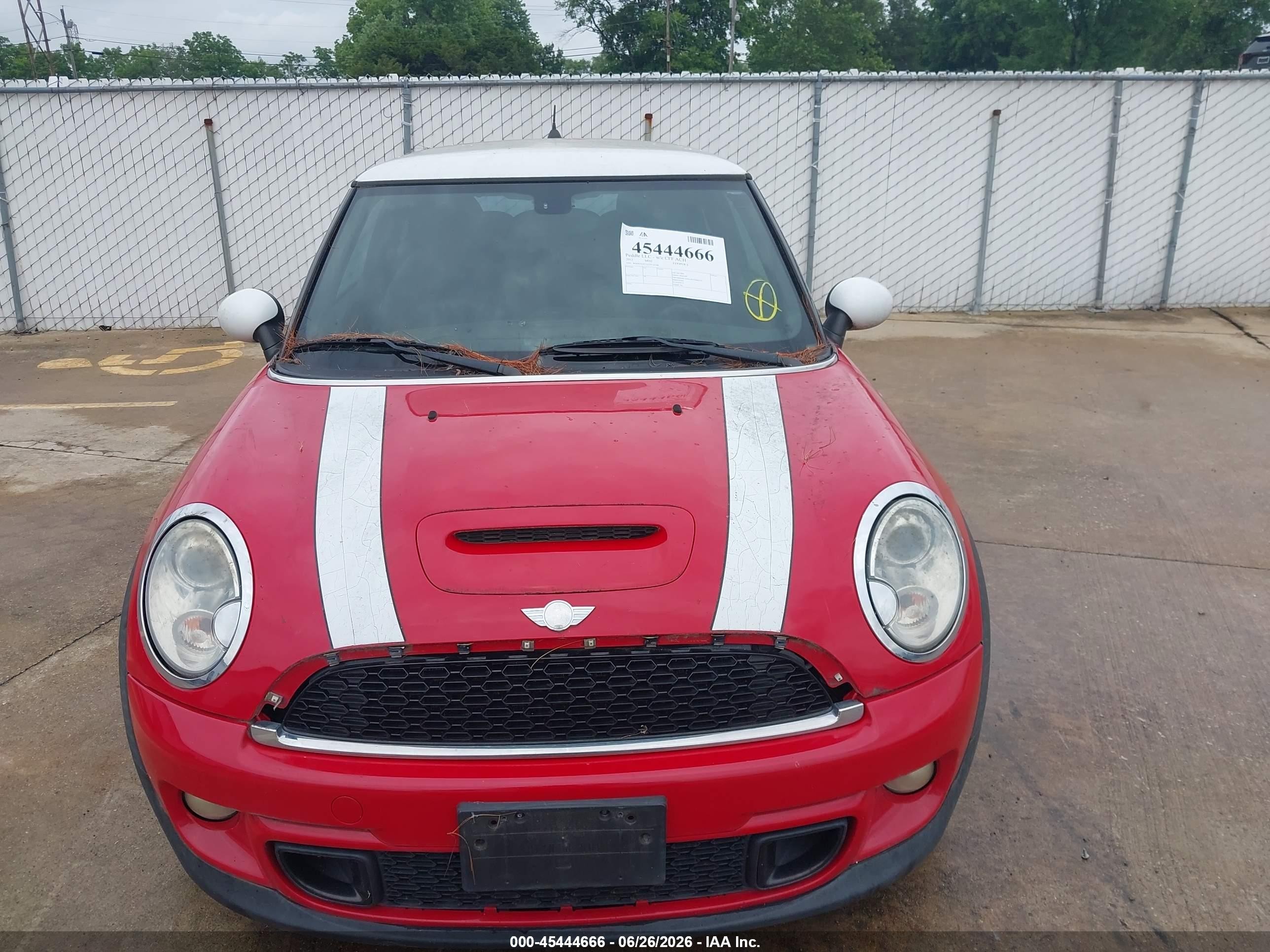 2012 Mini Cooper S   Red vin: WMWSV3C51CTY19148
