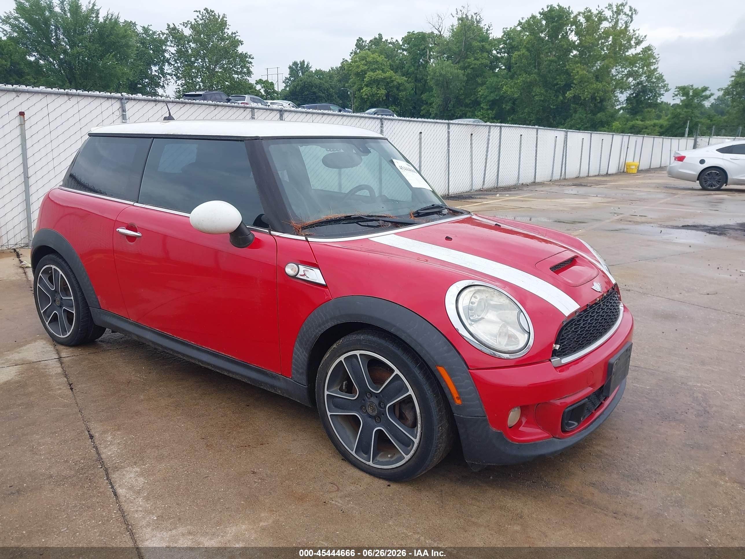 2012 Mini Cooper S   Red vin: WMWSV3C51CTY19148