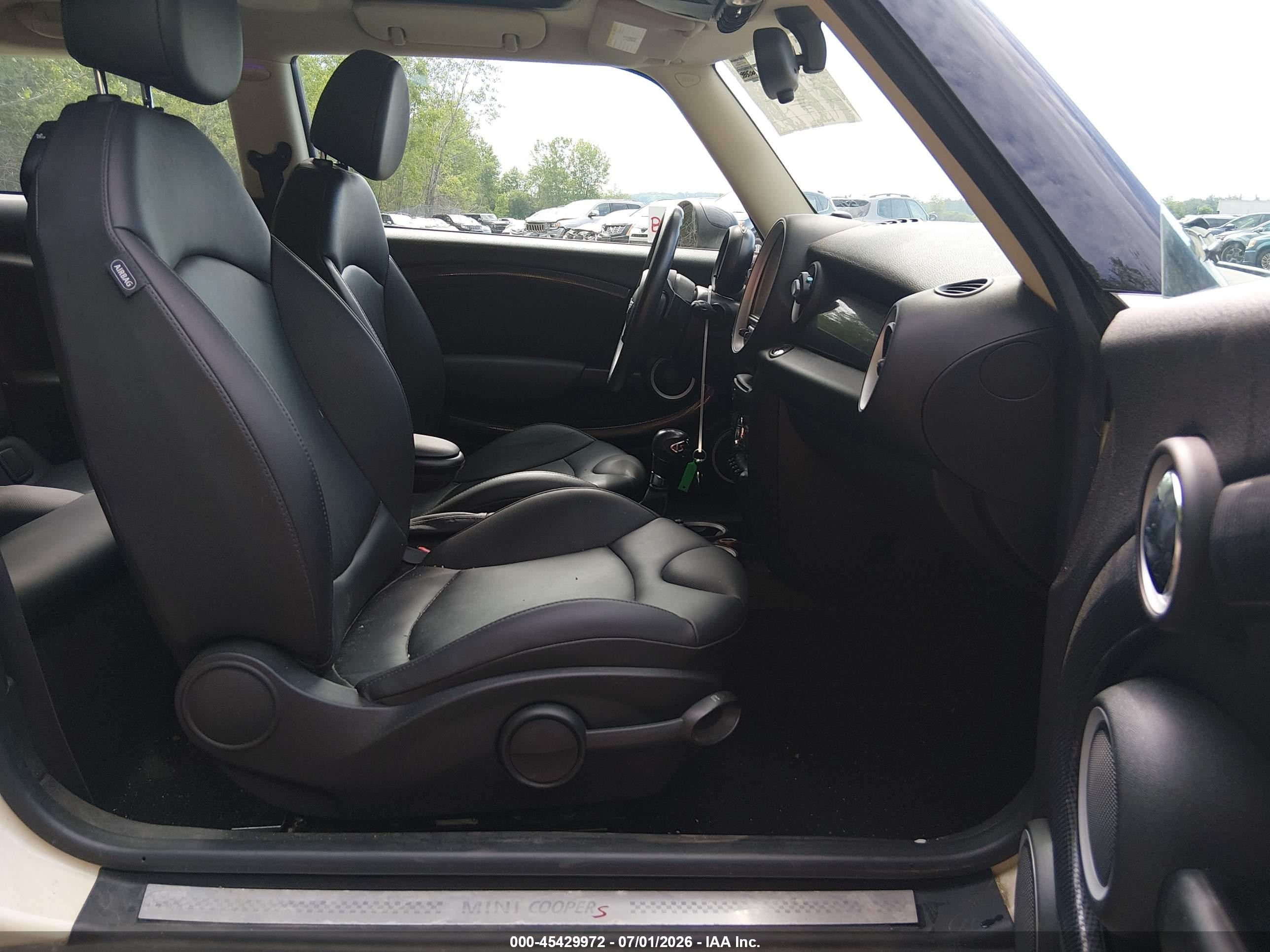 2013 Mini Hardtop Cooper S Beige vin: WMWSV3C51DT393219