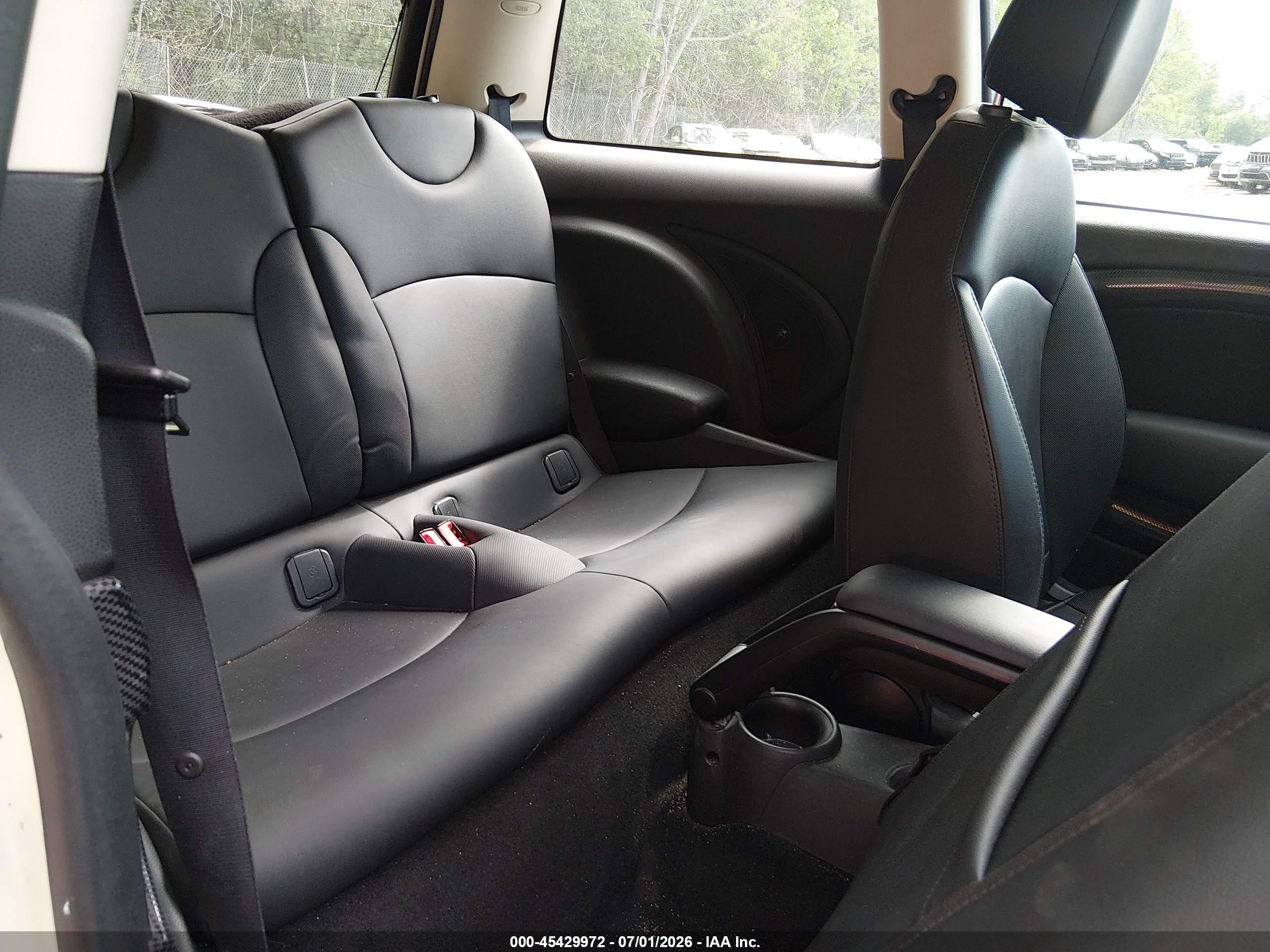 2013 Mini Hardtop Cooper S Beige vin: WMWSV3C51DT393219