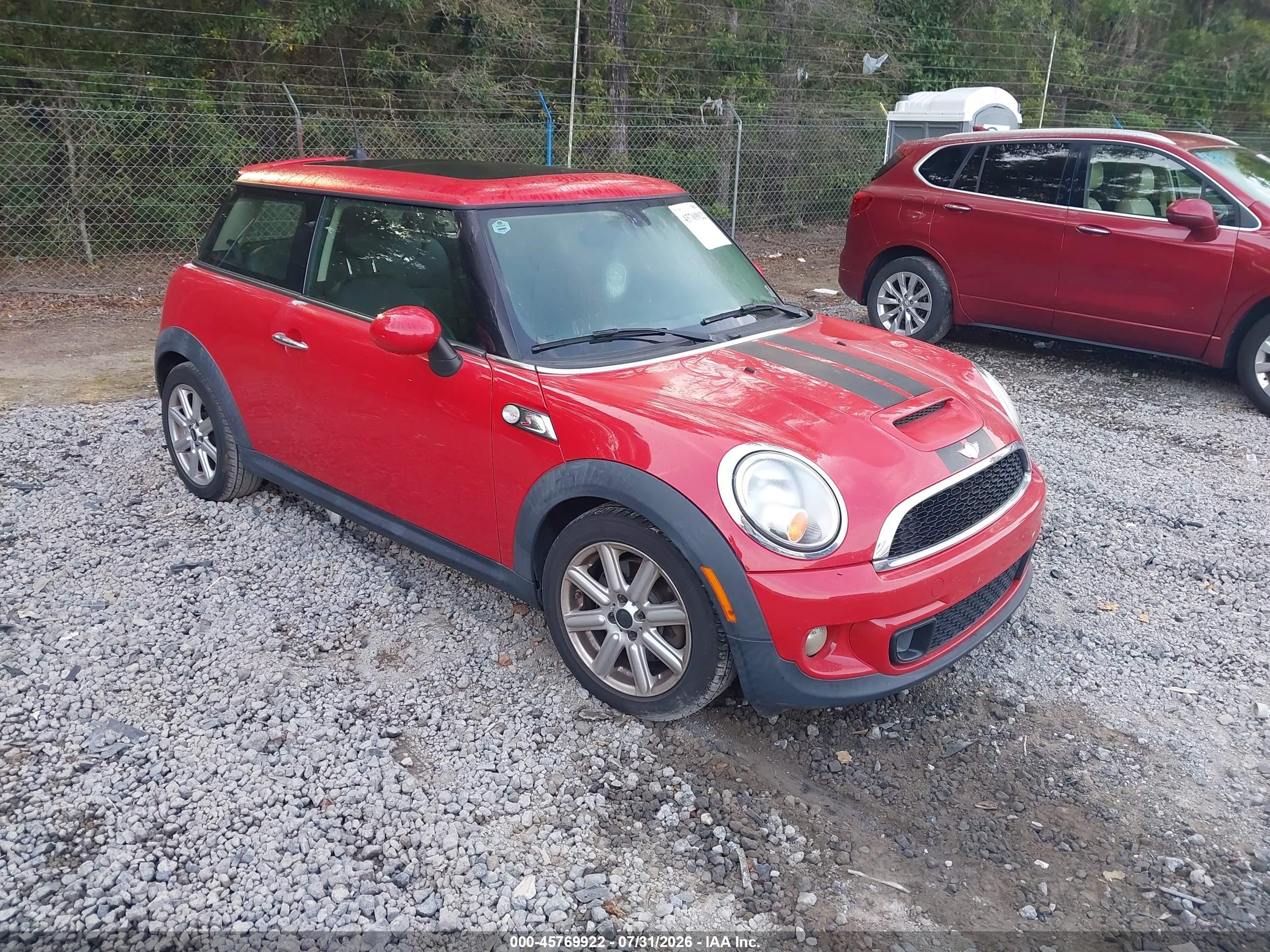 2013 Mini Hardtop Cooper S Красный vin: WMWSV3C51DT396170