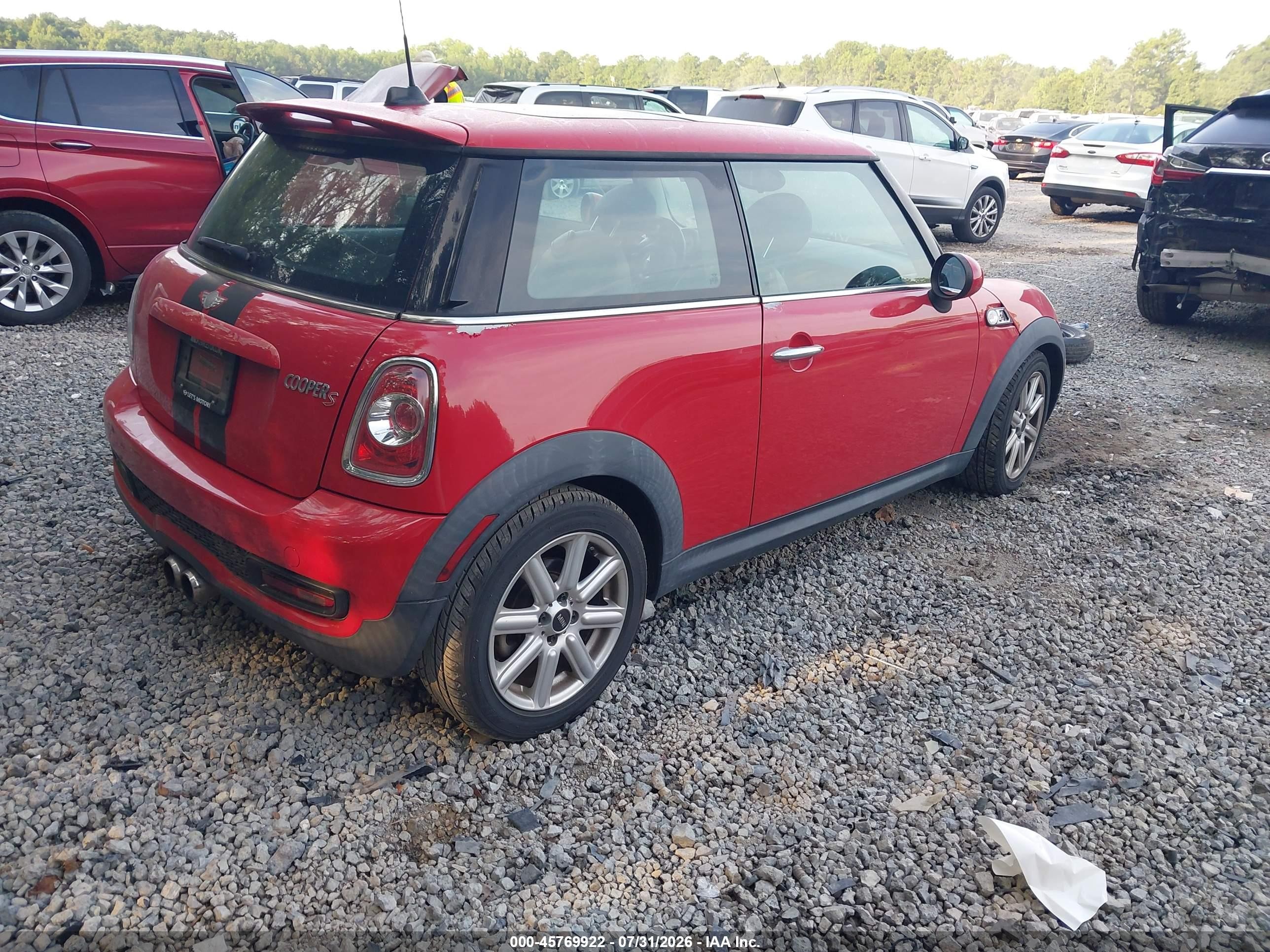 2013 Mini Hardtop Cooper S Red vin: WMWSV3C51DT396170