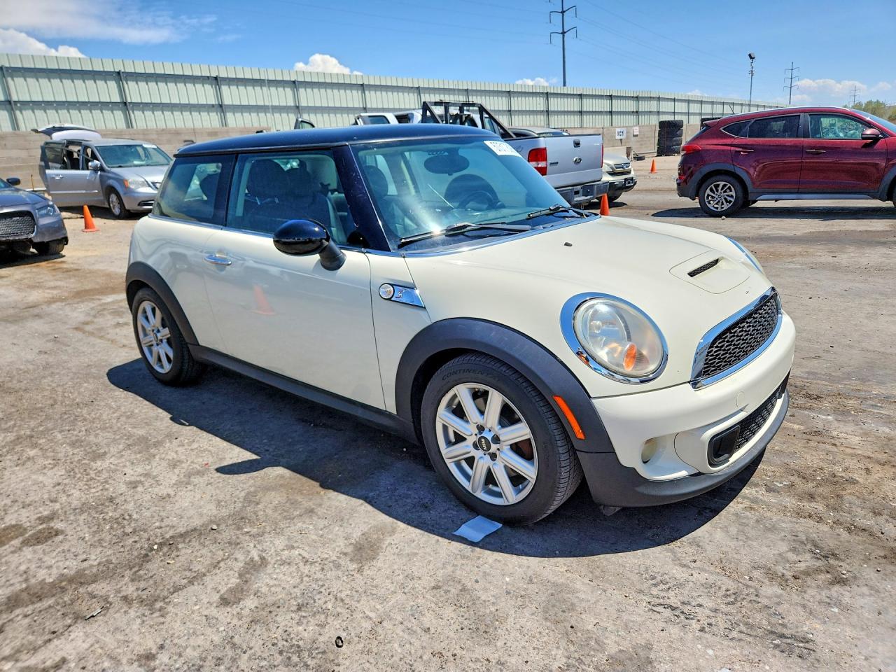 2011 Mini Cooper S White vin: WMWSV3C52BTY23076