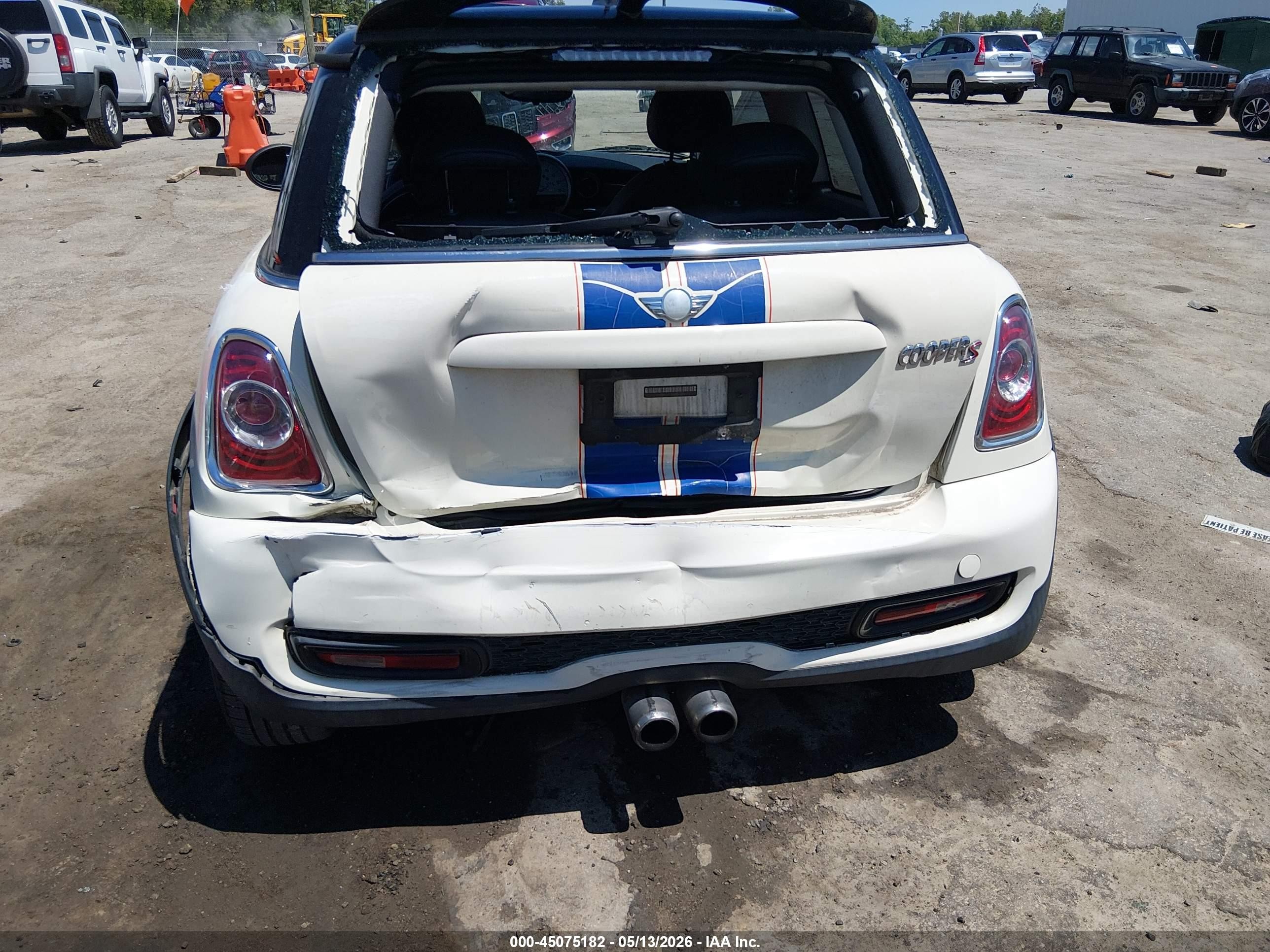 2011 Mini Cooper S   White vin: WMWSV3C52BTY23241