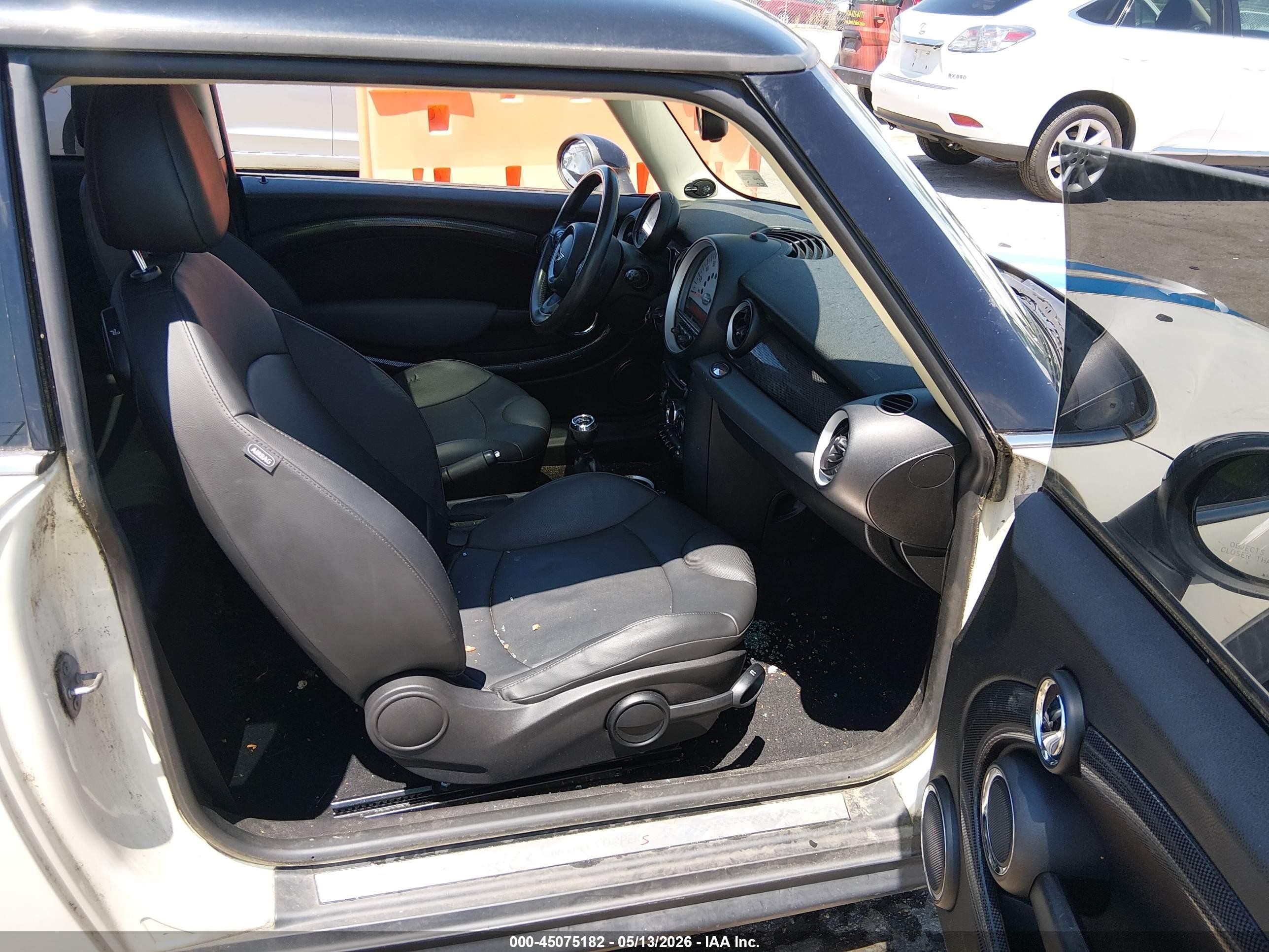 2011 Mini Cooper S   White vin: WMWSV3C52BTY23241