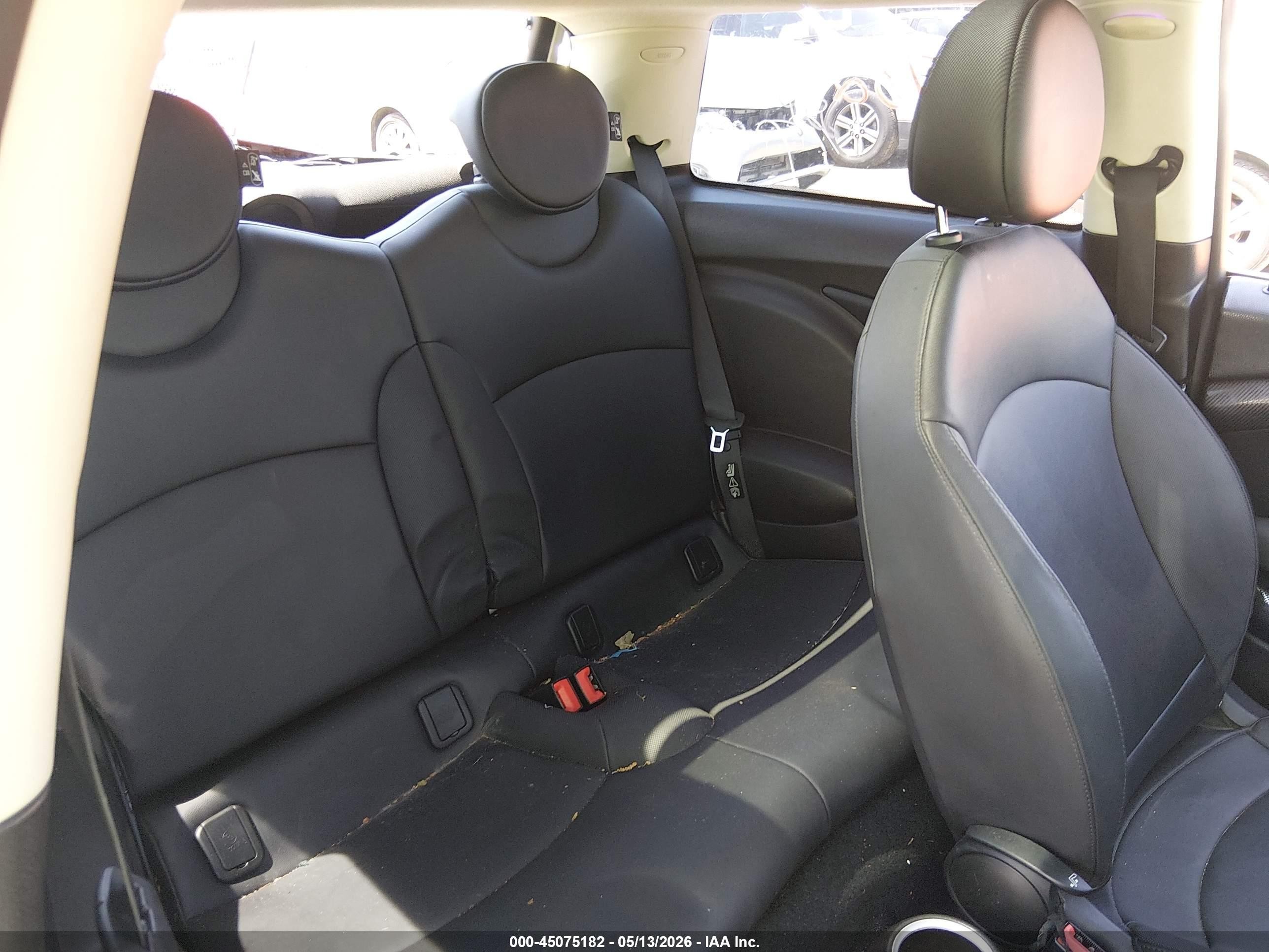 2011 Mini Cooper S   White vin: WMWSV3C52BTY23241