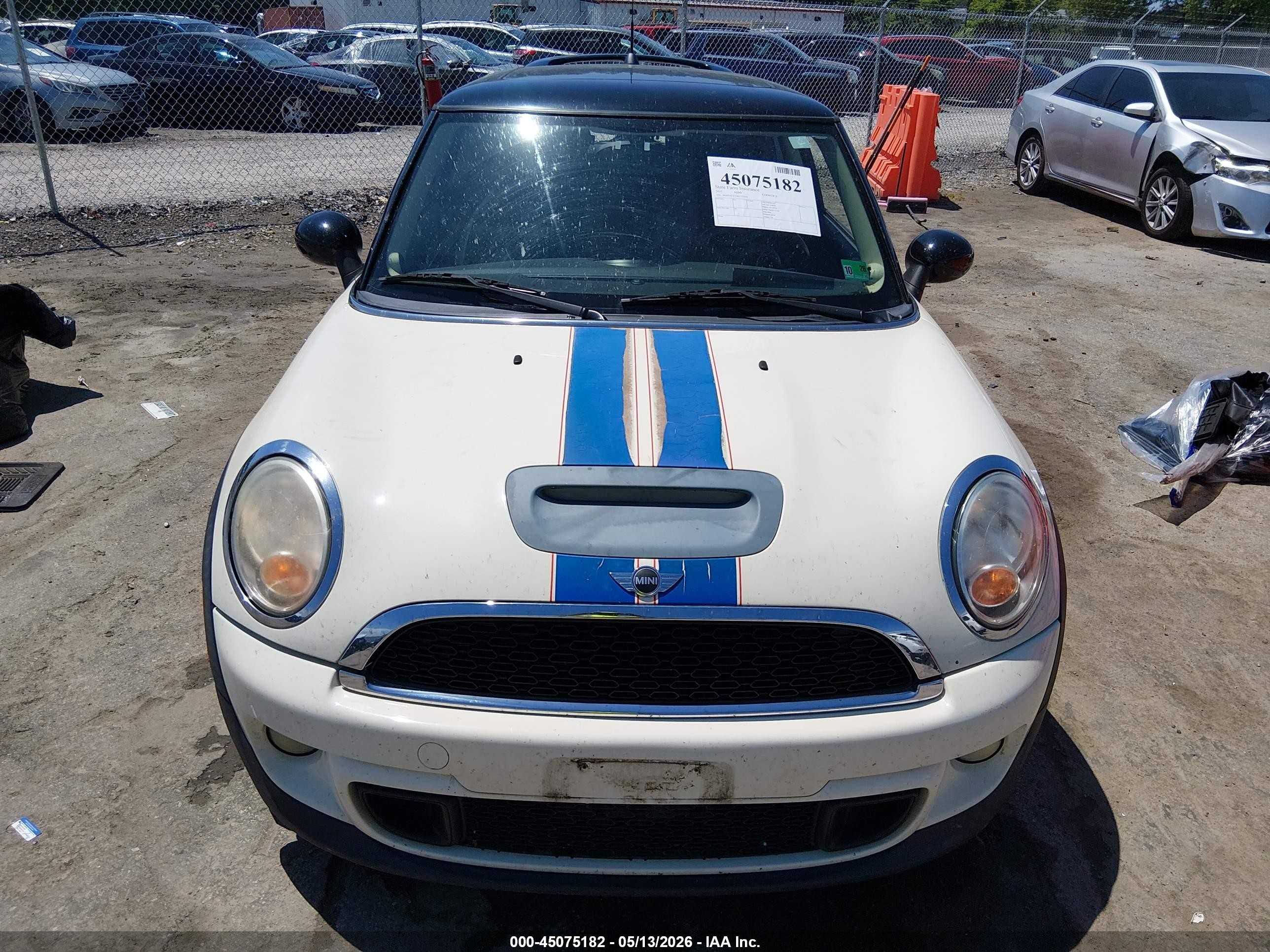 2011 Mini Cooper S   White vin: WMWSV3C52BTY23241
