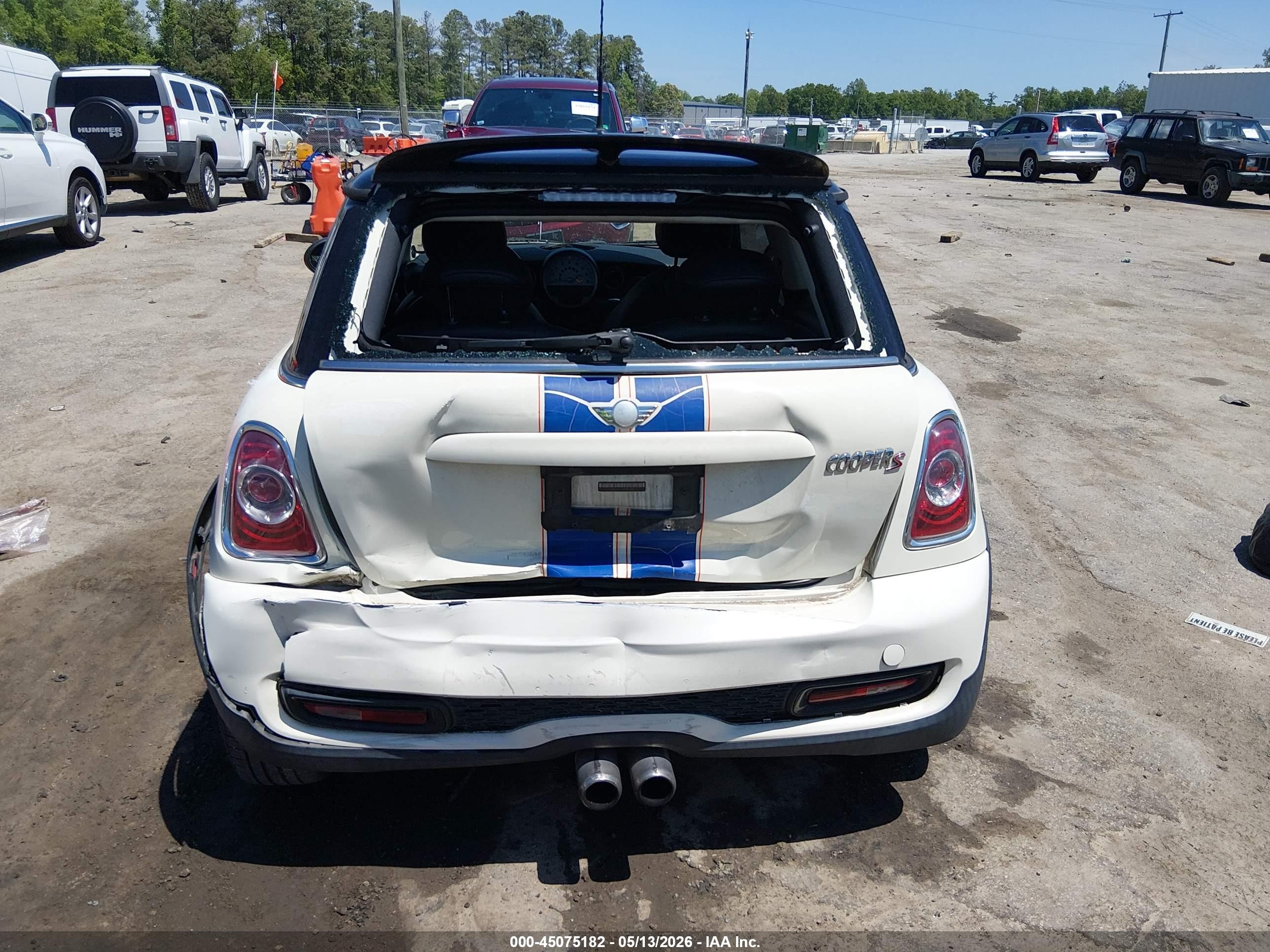 2011 Mini Cooper S   White vin: WMWSV3C52BTY23241