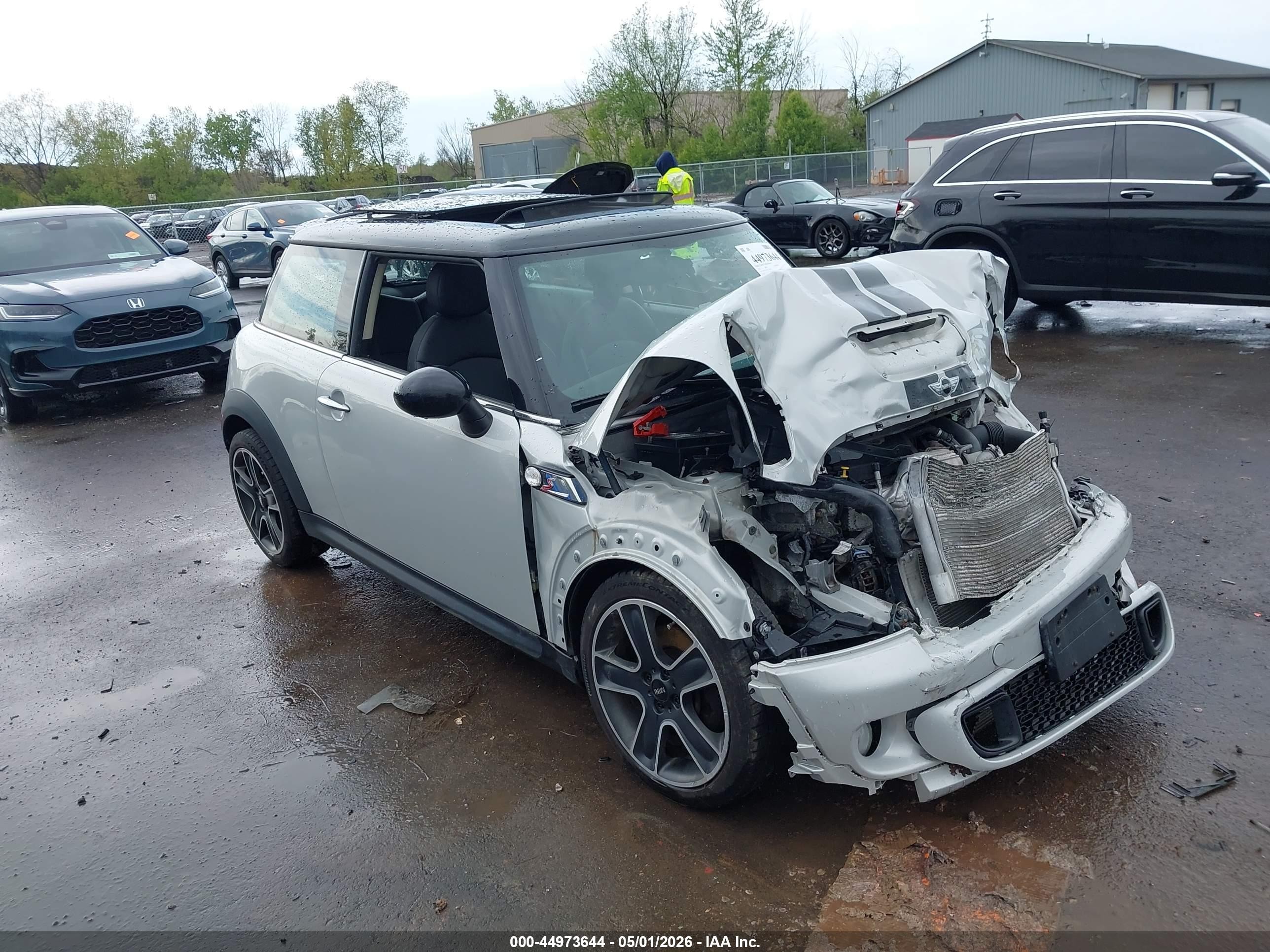 2012 Mini Cooper S   White vin: WMWSV3C52CTY29025