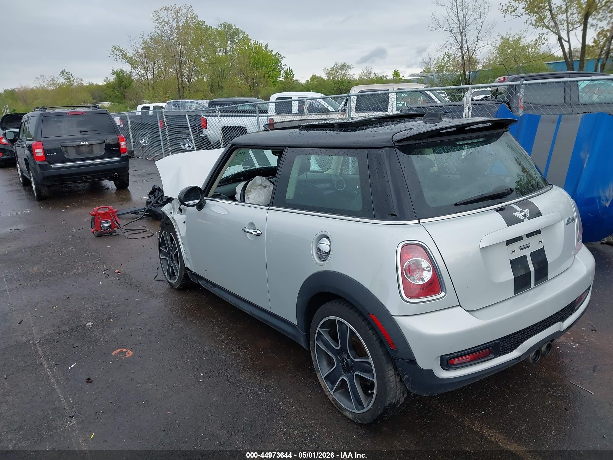 2012 Mini Cooper S   White vin: WMWSV3C52CTY29025