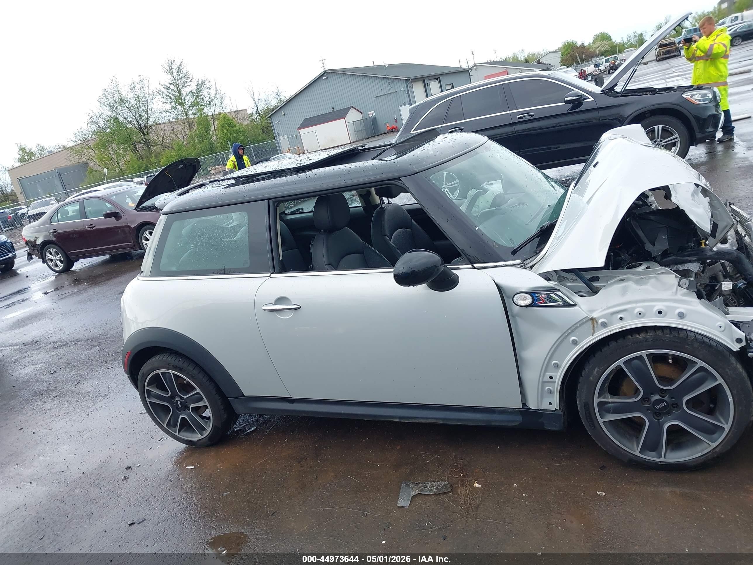 2012 Mini Cooper S   White vin: WMWSV3C52CTY29025