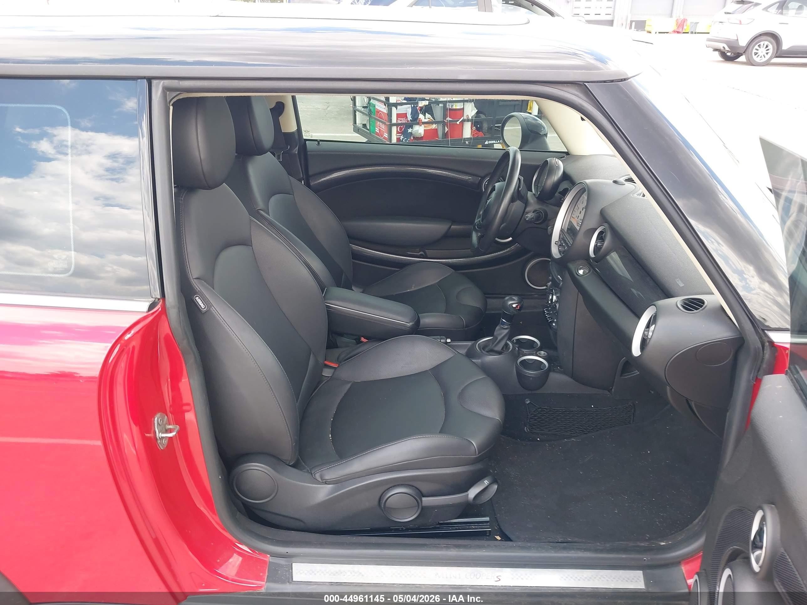2013 Mini Hardtop Cooper S Red vin: WMWSV3C52DT397246