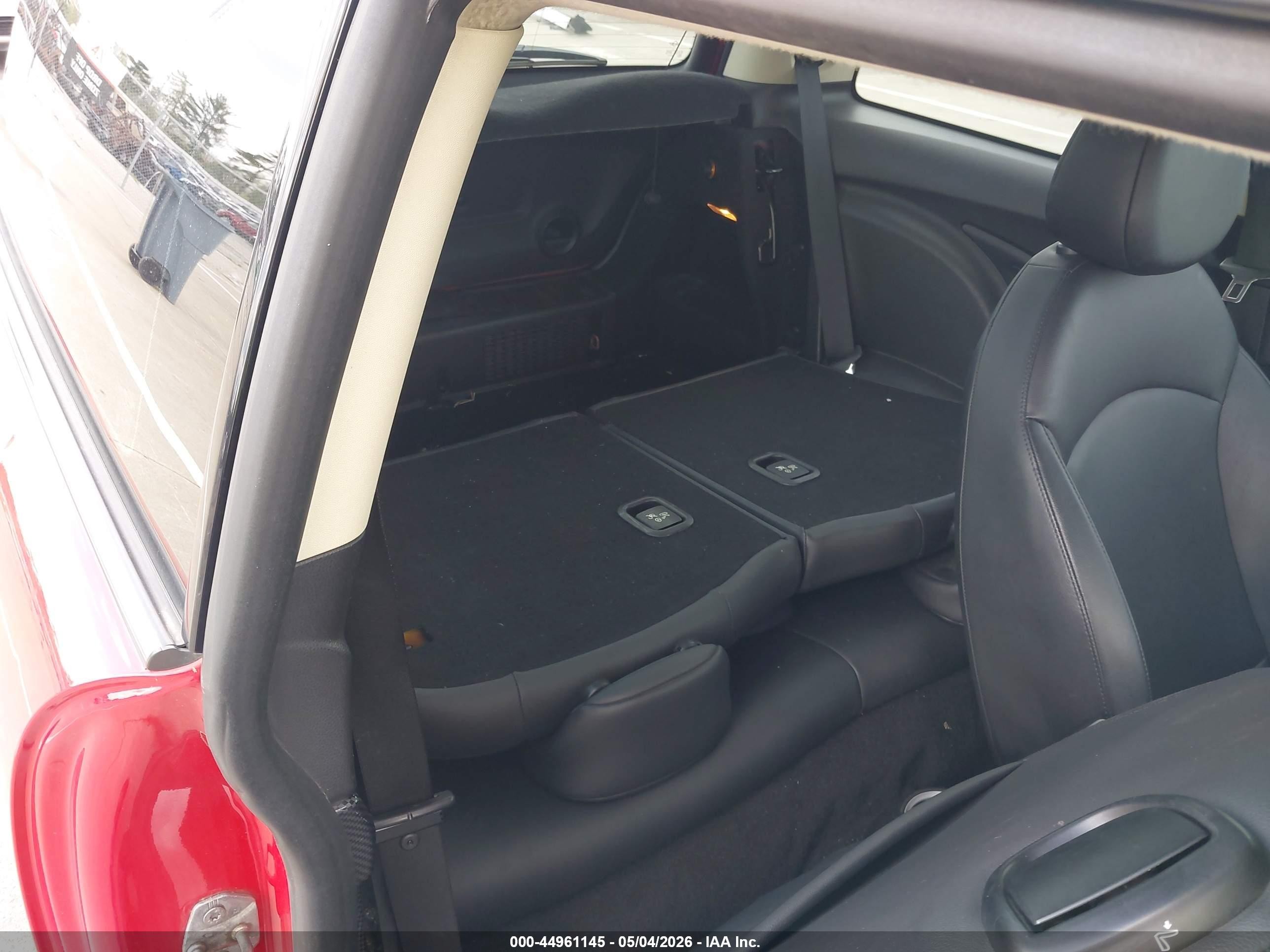 2013 Mini Hardtop Cooper S Red vin: WMWSV3C52DT397246