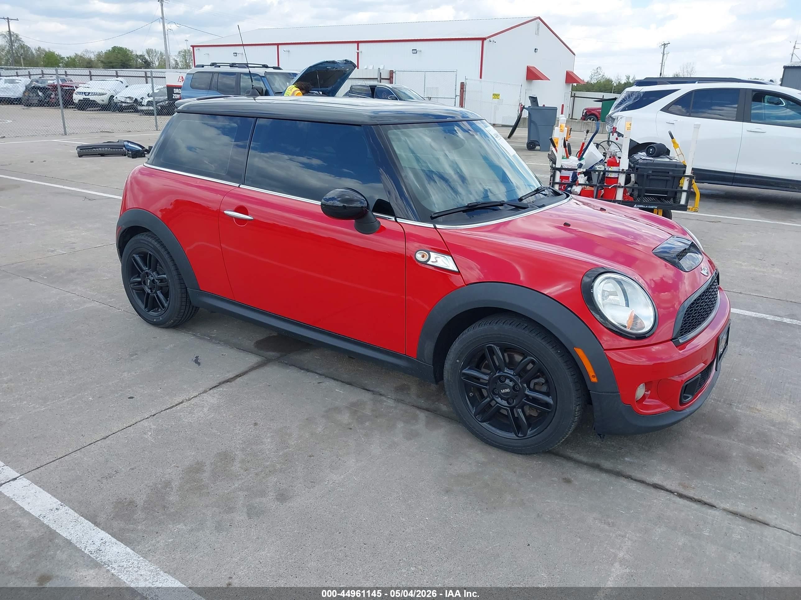 2013 Mini Hardtop Cooper S Red vin: WMWSV3C52DT397246