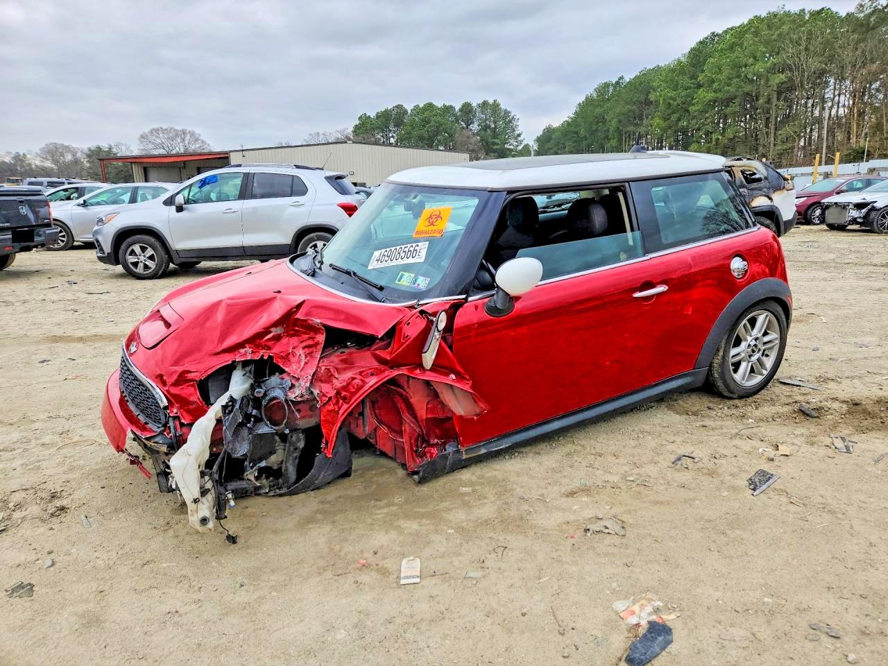 2011 Mini Cooper S Red vin: WMWSV3C53BTY23121