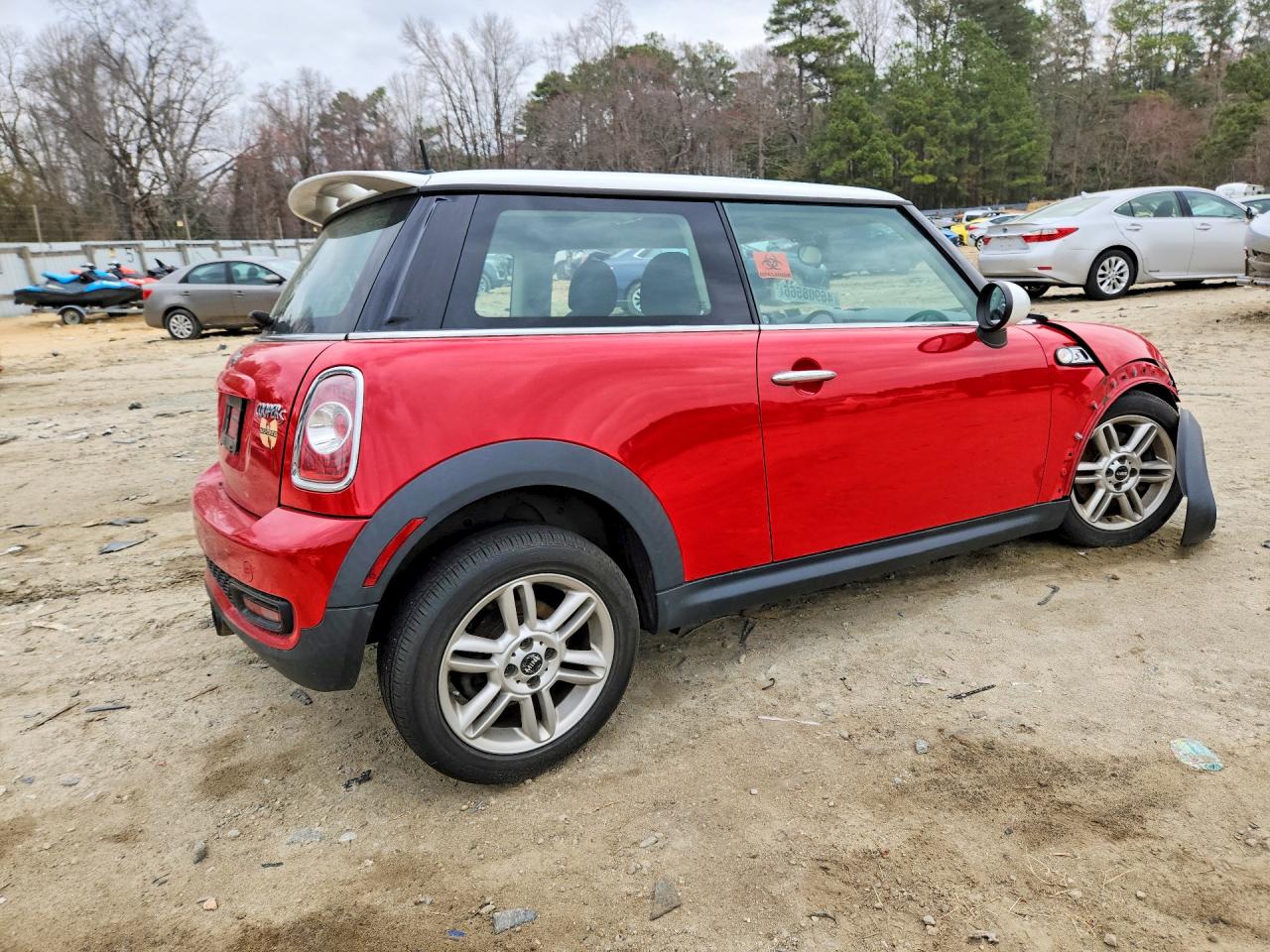 2011 Mini Cooper S Red vin: WMWSV3C53BTY23121