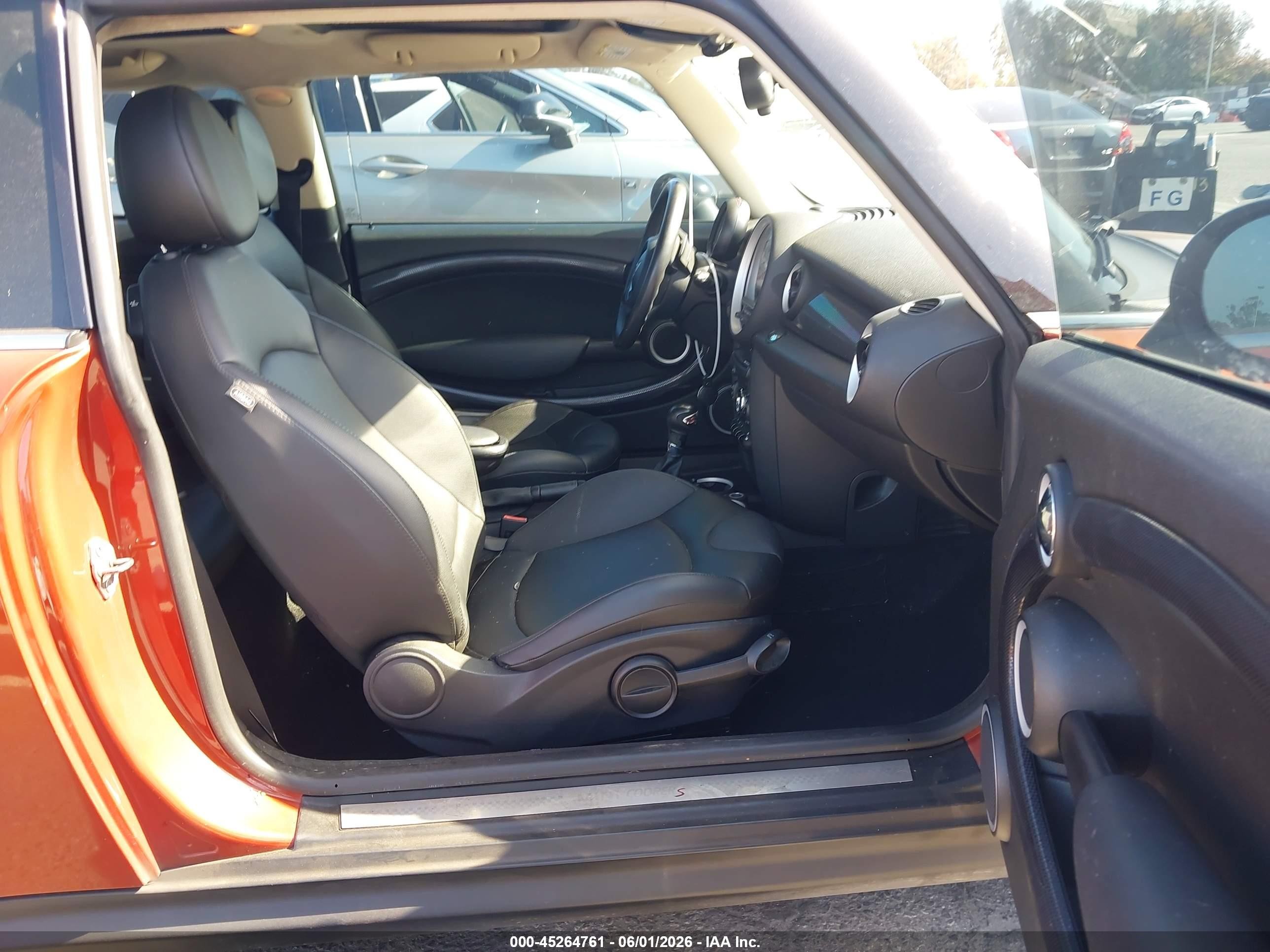 2013 Mini Hardtop Cooper S Orange vin: WMWSV3C53DT392847