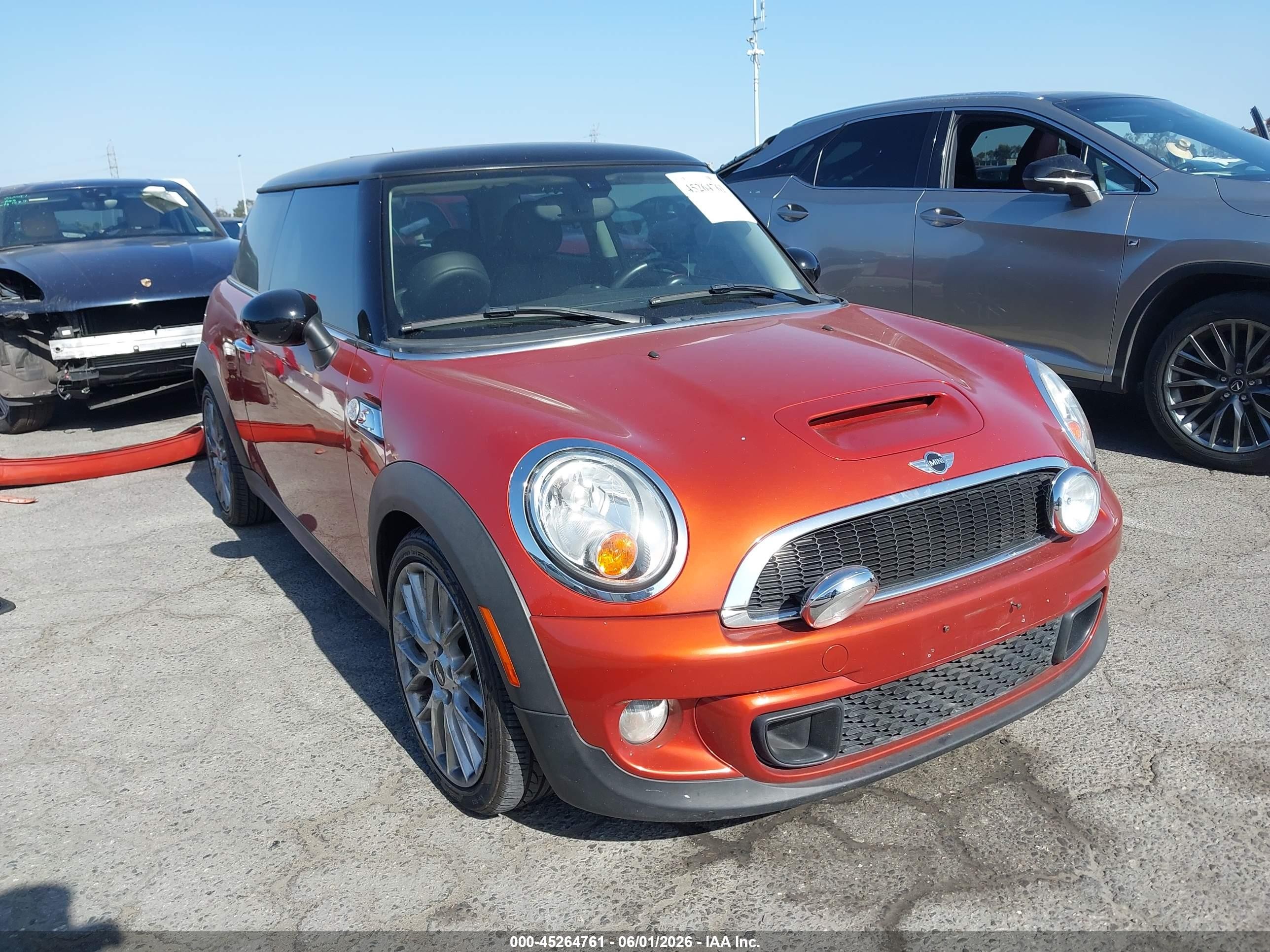 2013 Mini Hardtop Cooper S Orange vin: WMWSV3C53DT392847