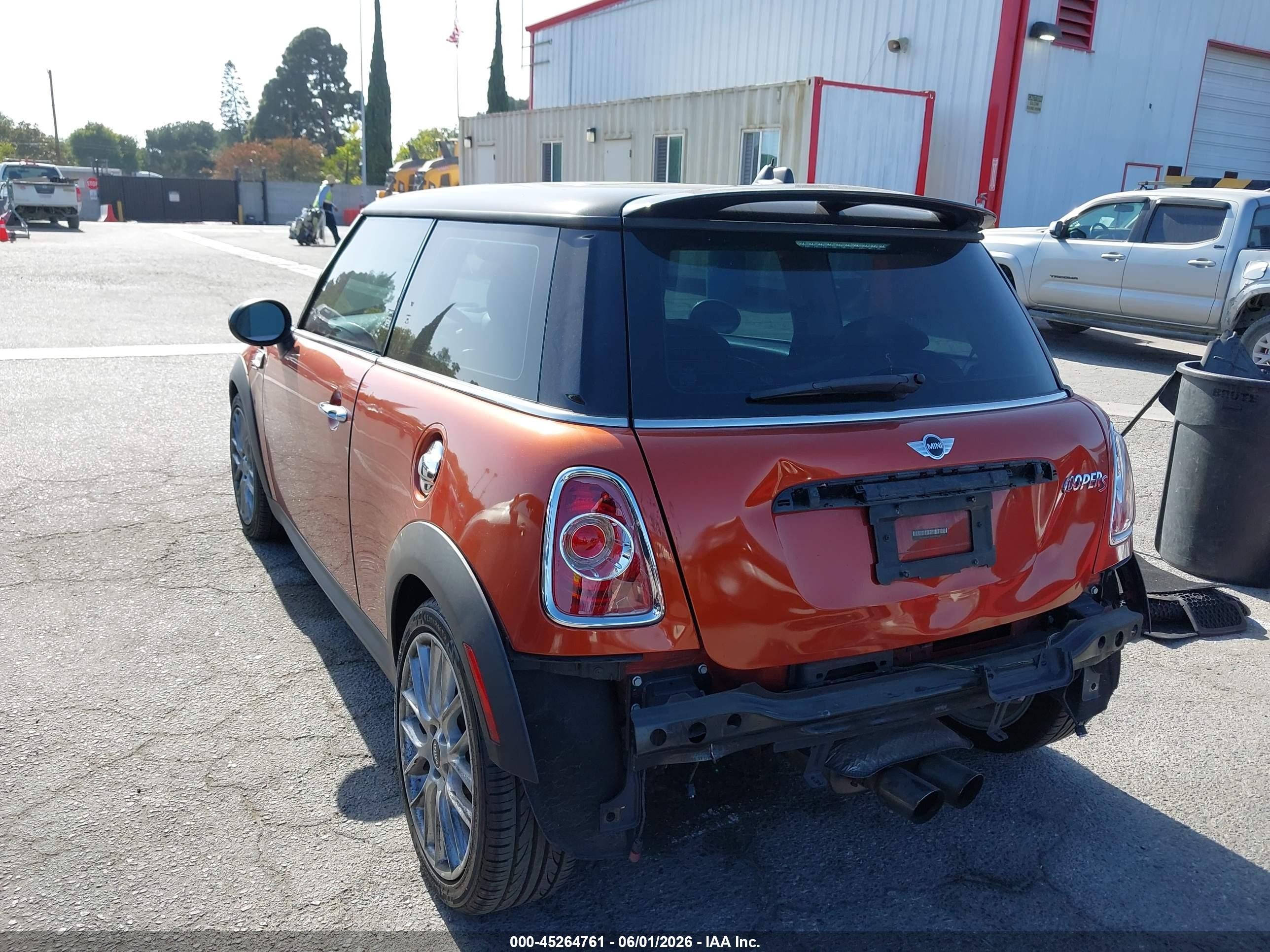 2013 Mini Hardtop Cooper S Orange vin: WMWSV3C53DT392847