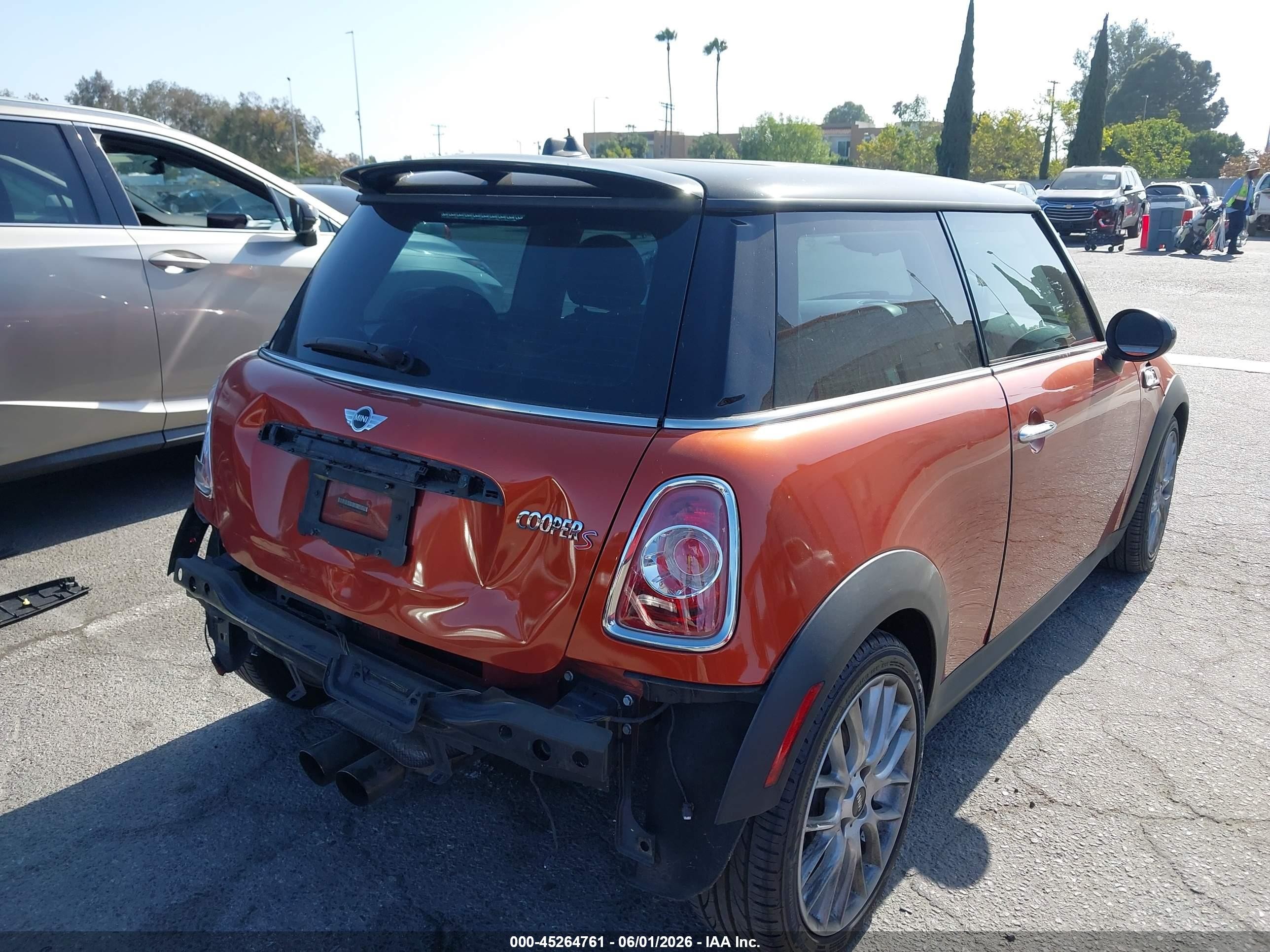 2013 Mini Hardtop Cooper S Orange vin: WMWSV3C53DT392847