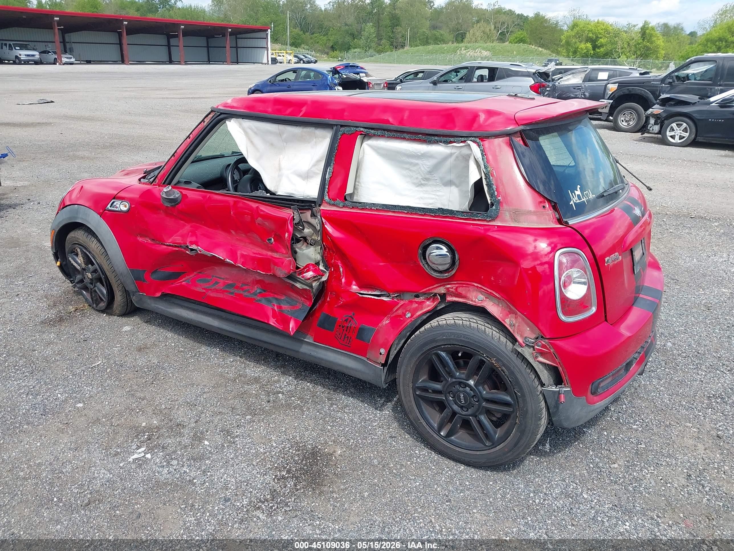 2013 Mini Hardtop Cooper S Red vin: WMWSV3C53DT477011