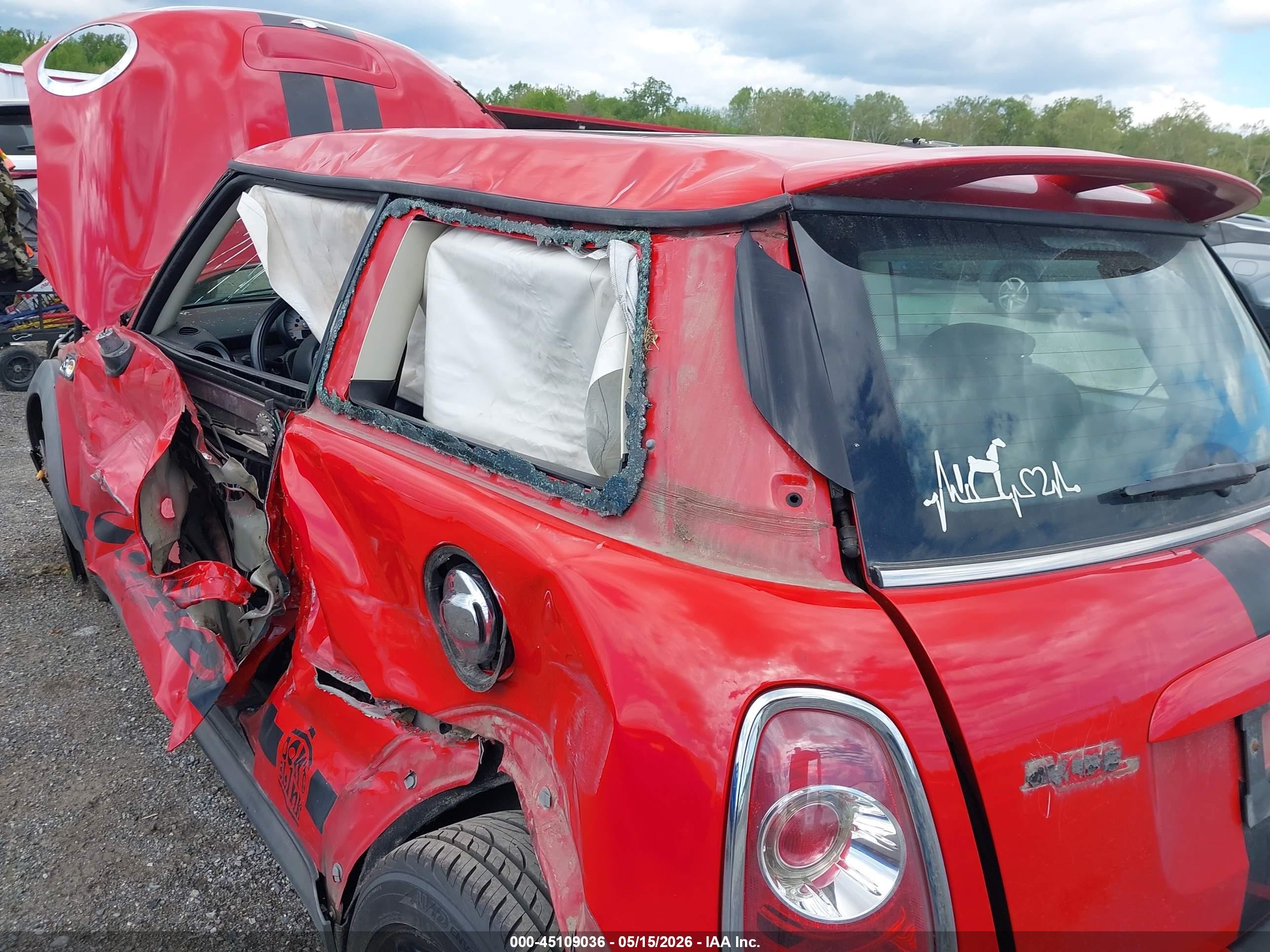 2013 Mini Hardtop Cooper S Red vin: WMWSV3C53DT477011