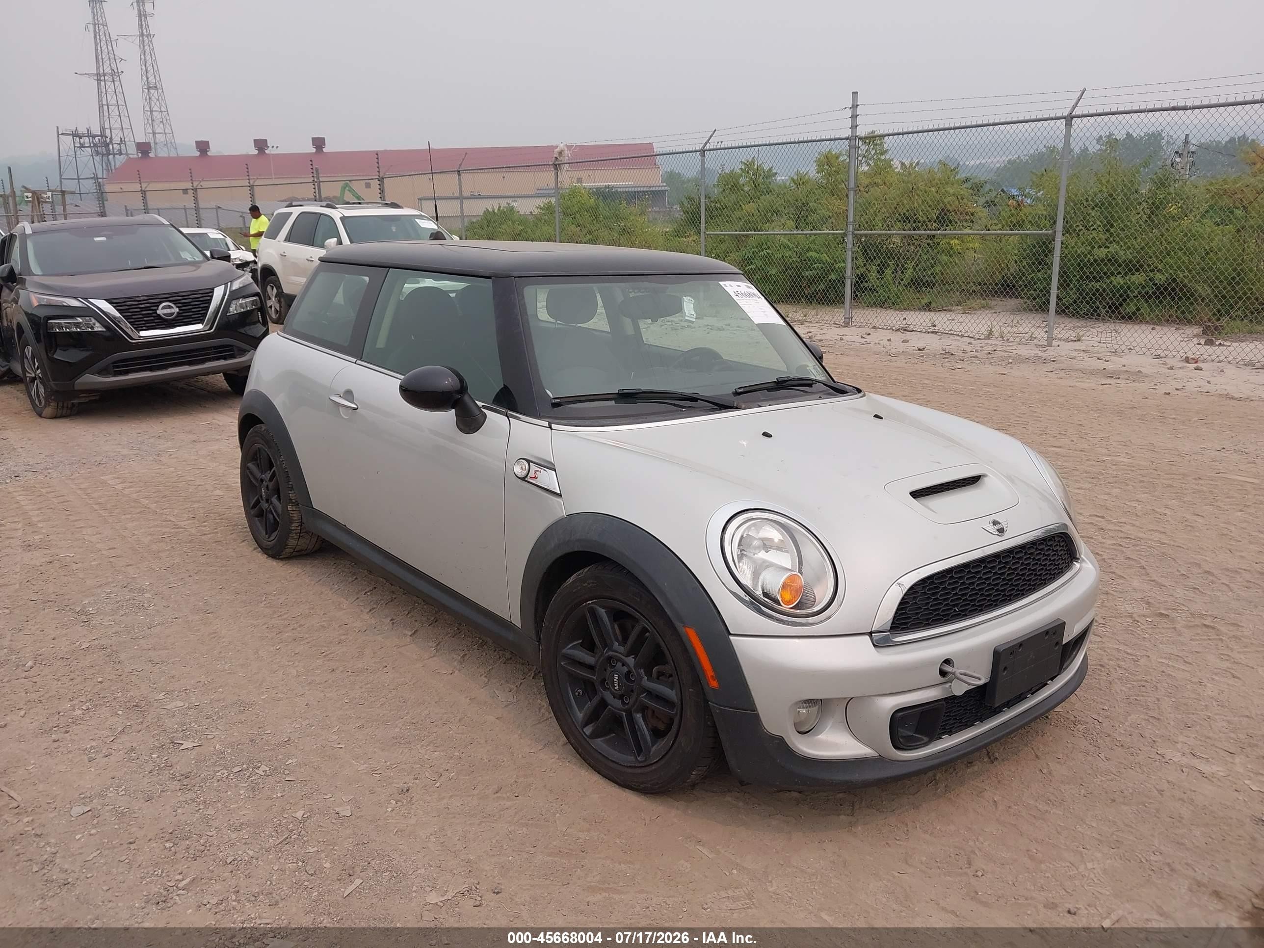 2013 Mini Hardtop Cooper S Silver vin: WMWSV3C53DT478482