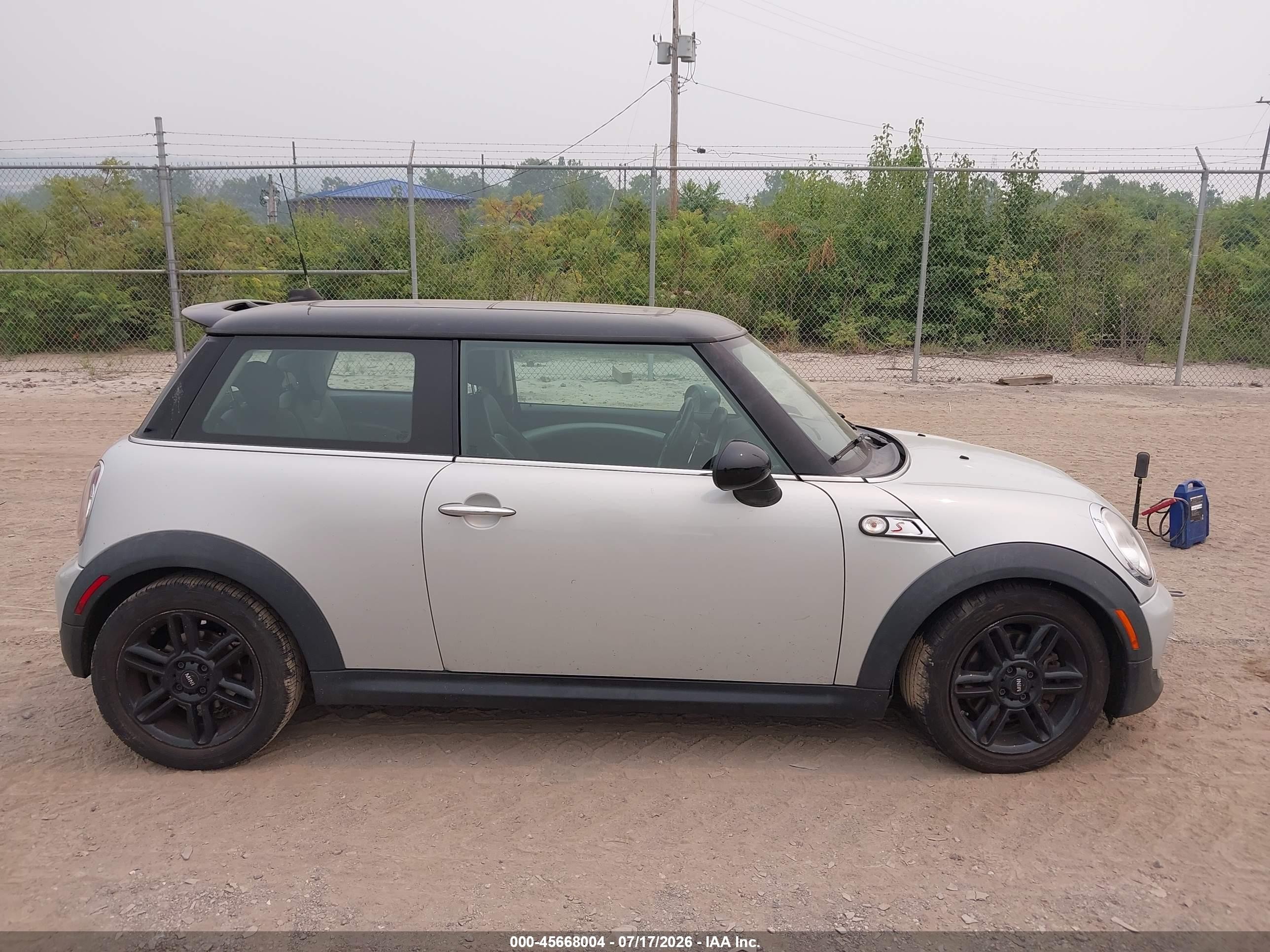2013 Mini Hardtop Cooper S Silver vin: WMWSV3C53DT478482