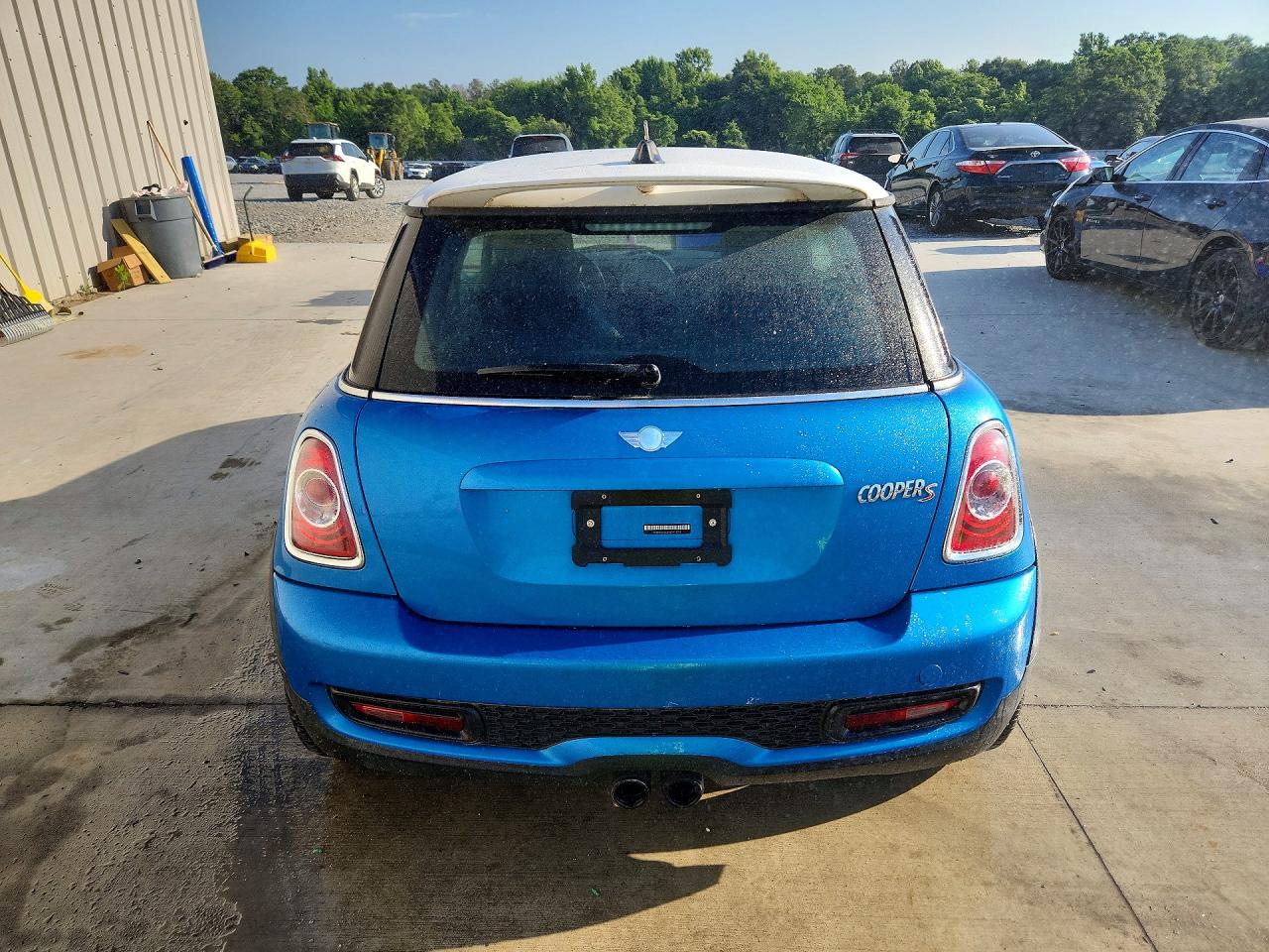 2011 Mini Cooper S Blue vin: WMWSV3C54BTY13293