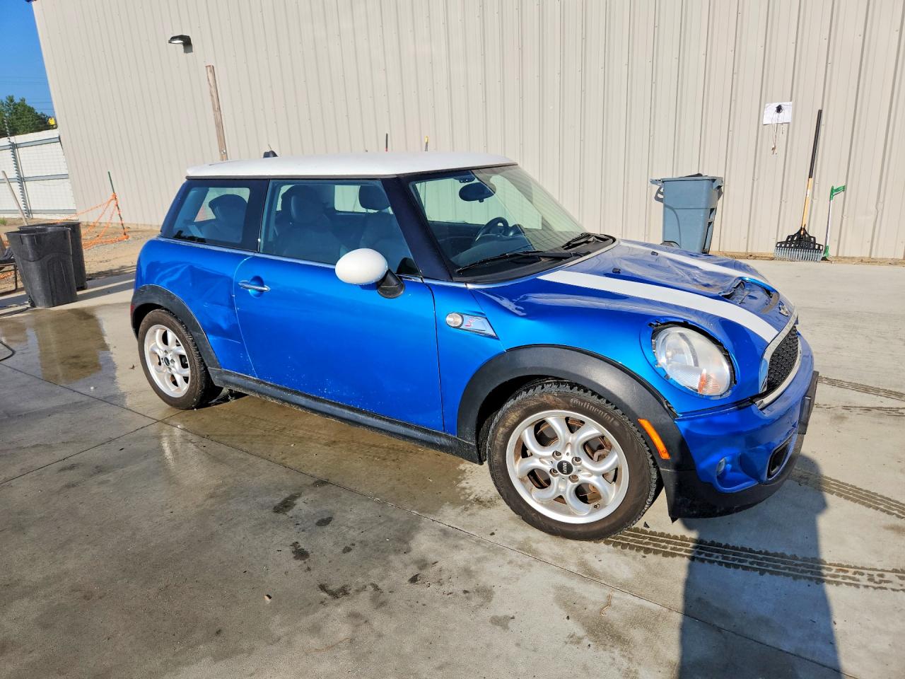 2011 Mini Cooper S Blue vin: WMWSV3C54BTY13293