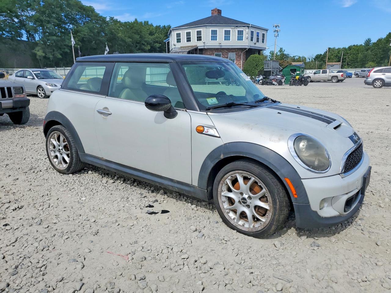 2011 Mini Cooper S Silver vin: WMWSV3C54BTY21023