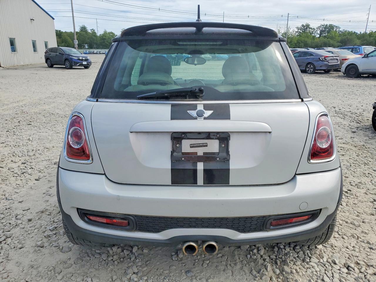 2011 Mini Cooper S Silver vin: WMWSV3C54BTY21023