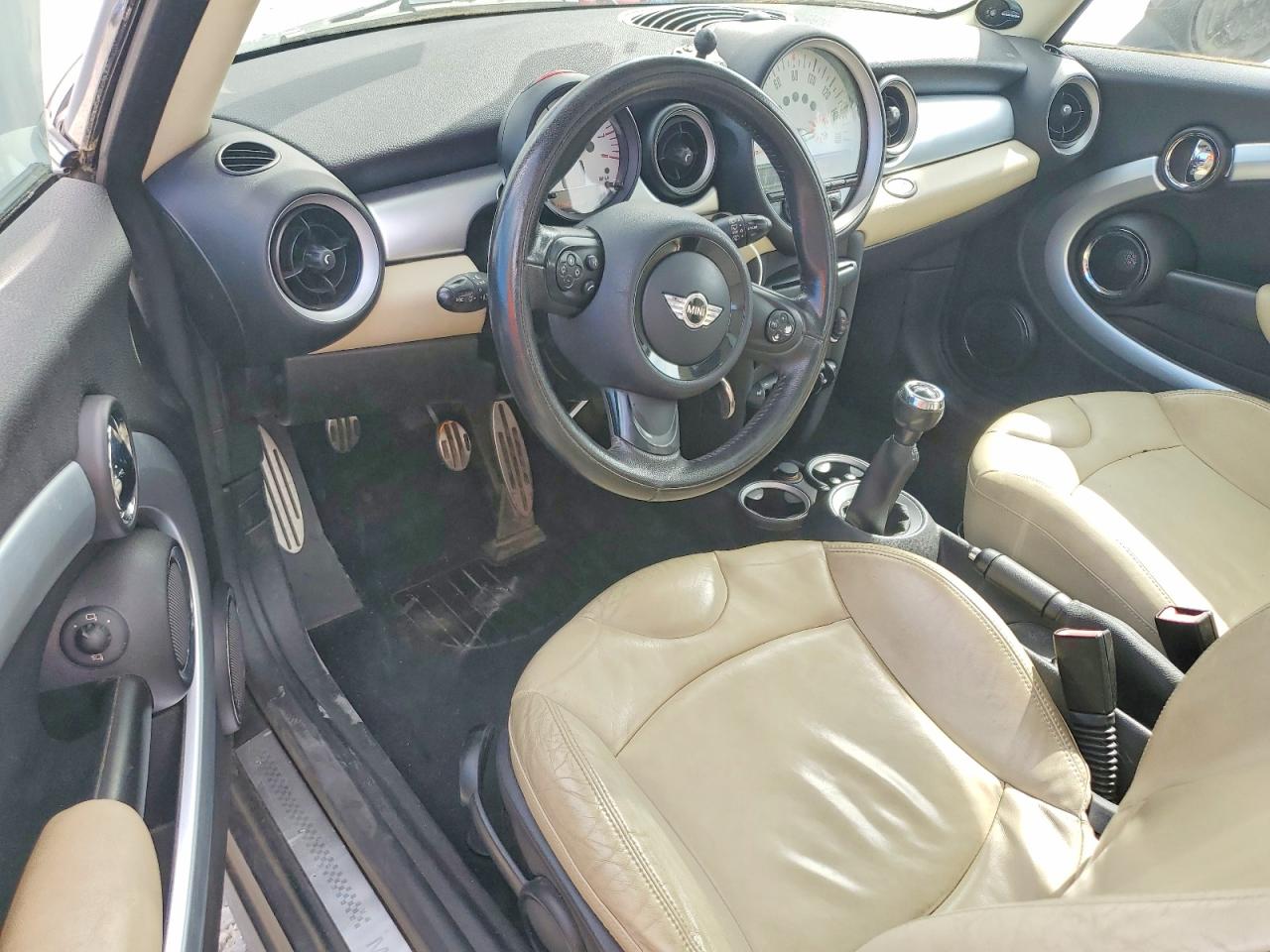 2011 Mini Cooper S Silver vin: WMWSV3C54BTY21023