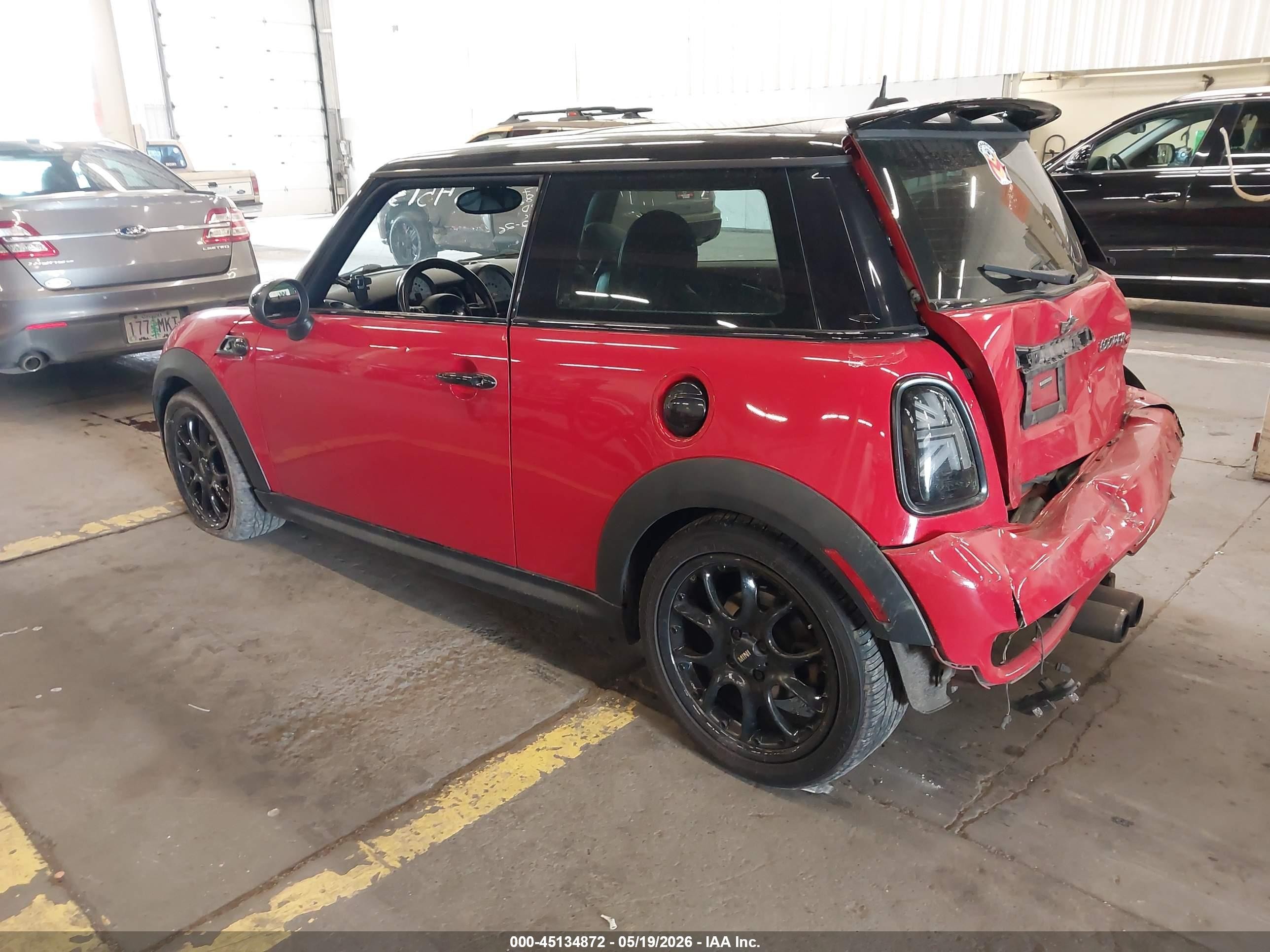 2011 Mini Cooper S   Red vin: WMWSV3C54BTY21149